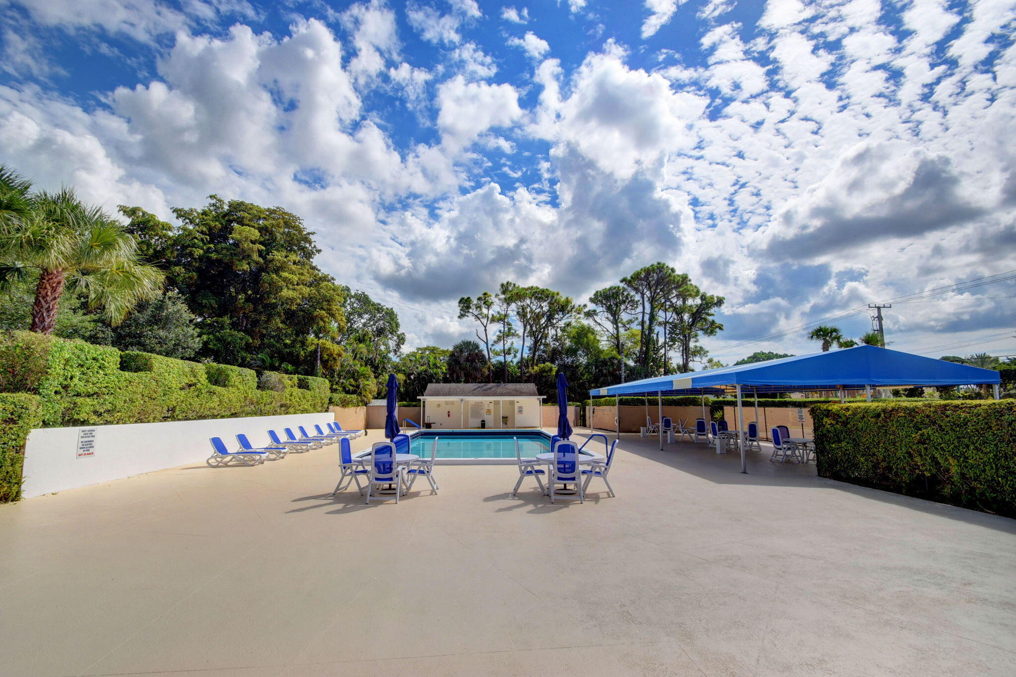 3661 Via Poinciana 410