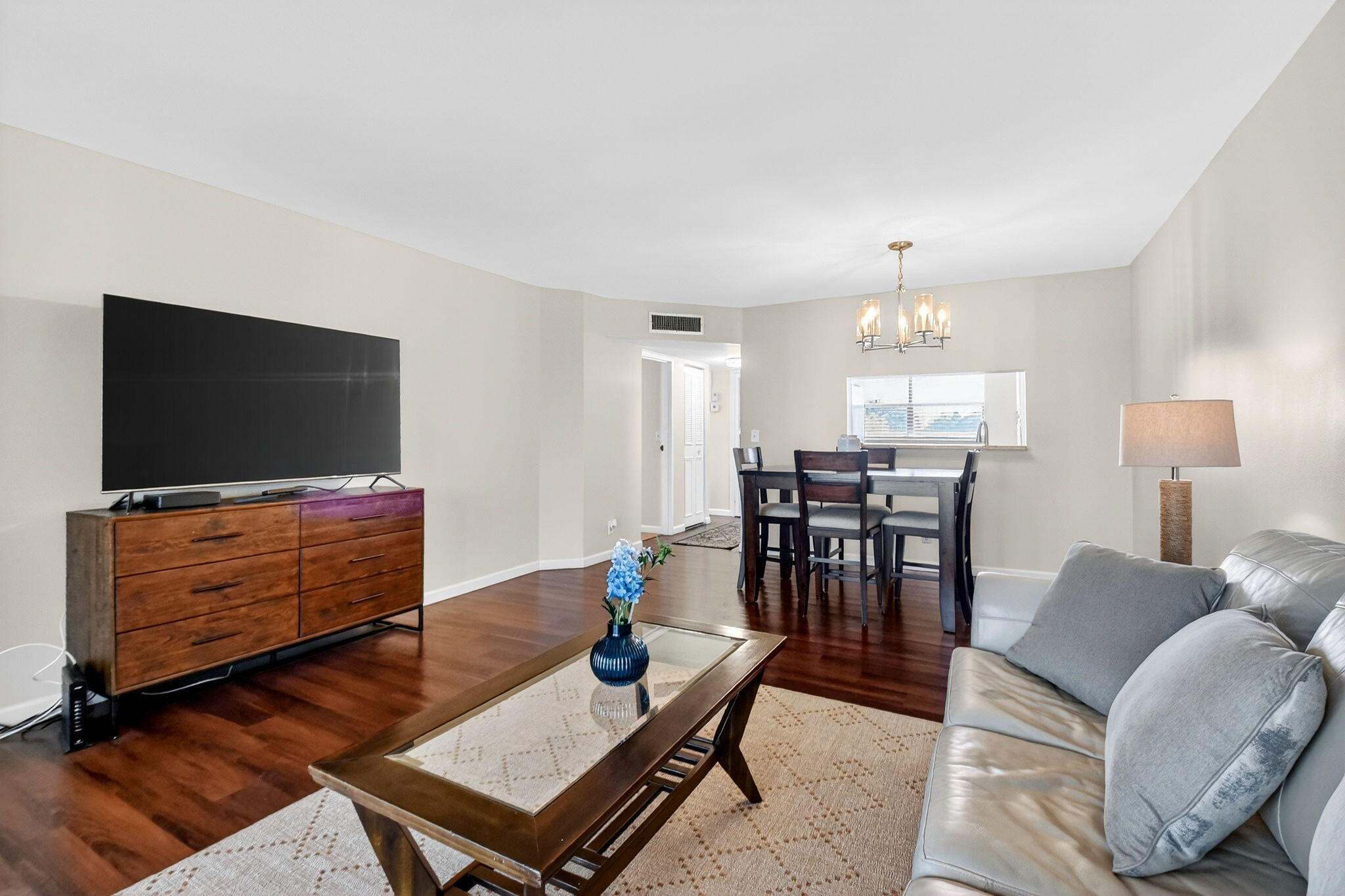 3661 Via Poinciana 410