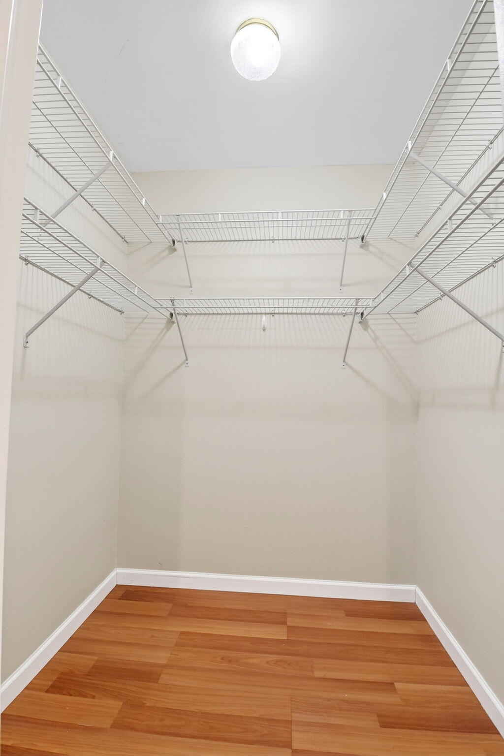 3661 Via Poinciana 410