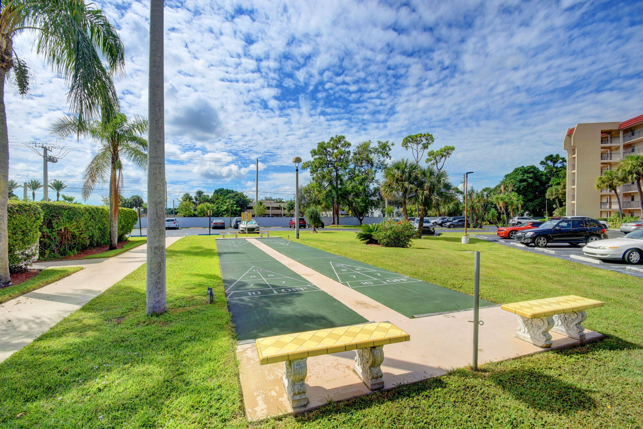3661 Via Poinciana 410