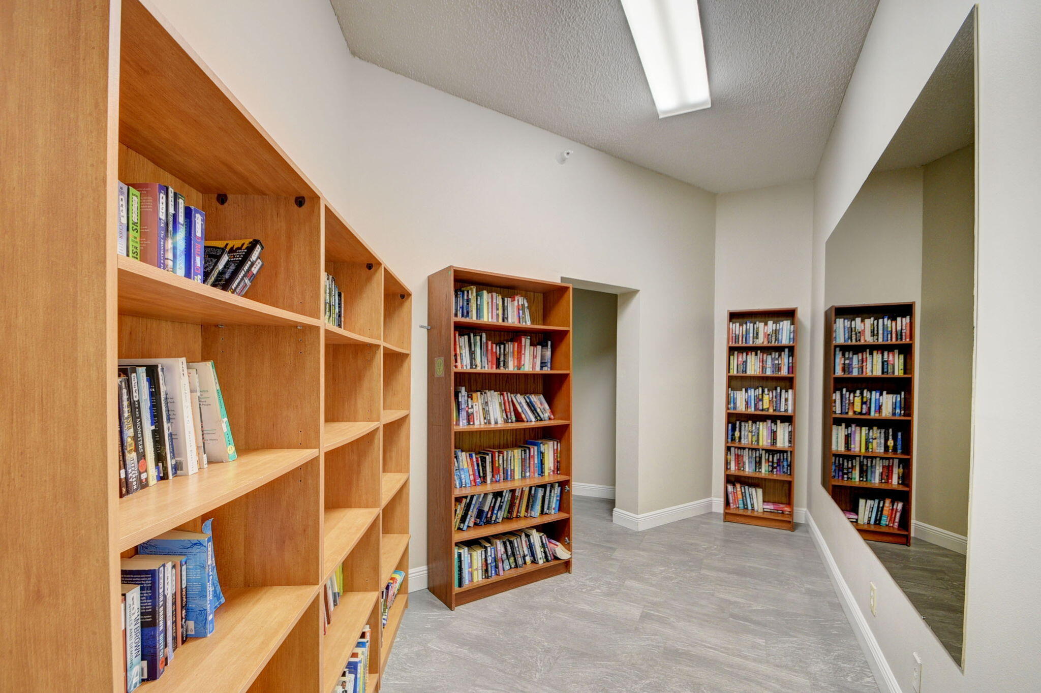 3661 Via Poinciana 410