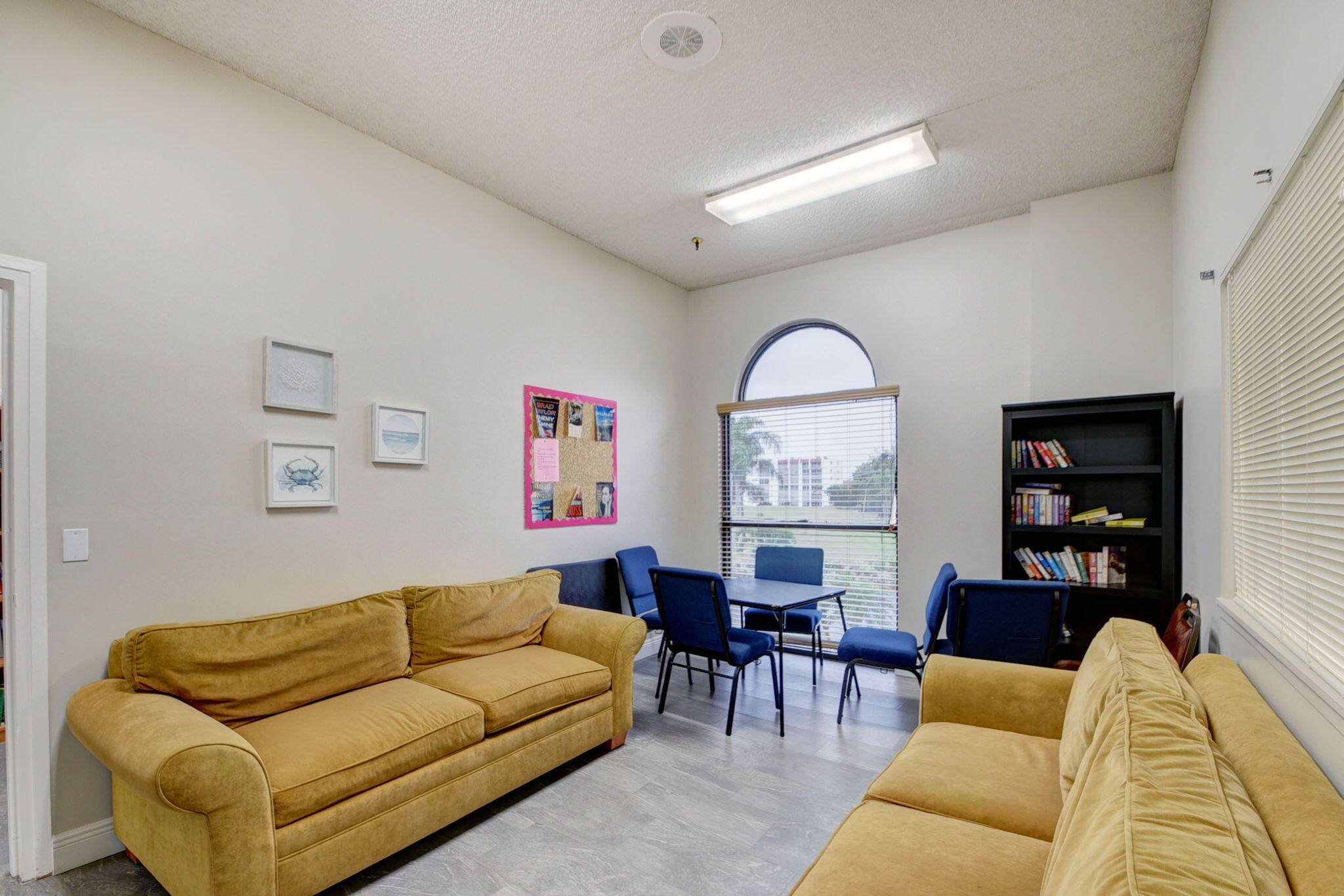 3661 Via Poinciana 410