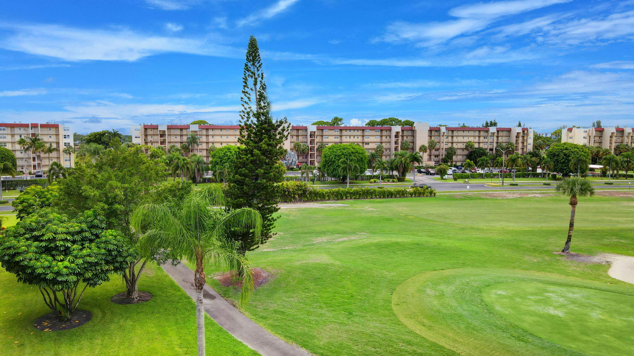 3661 Via Poinciana 410