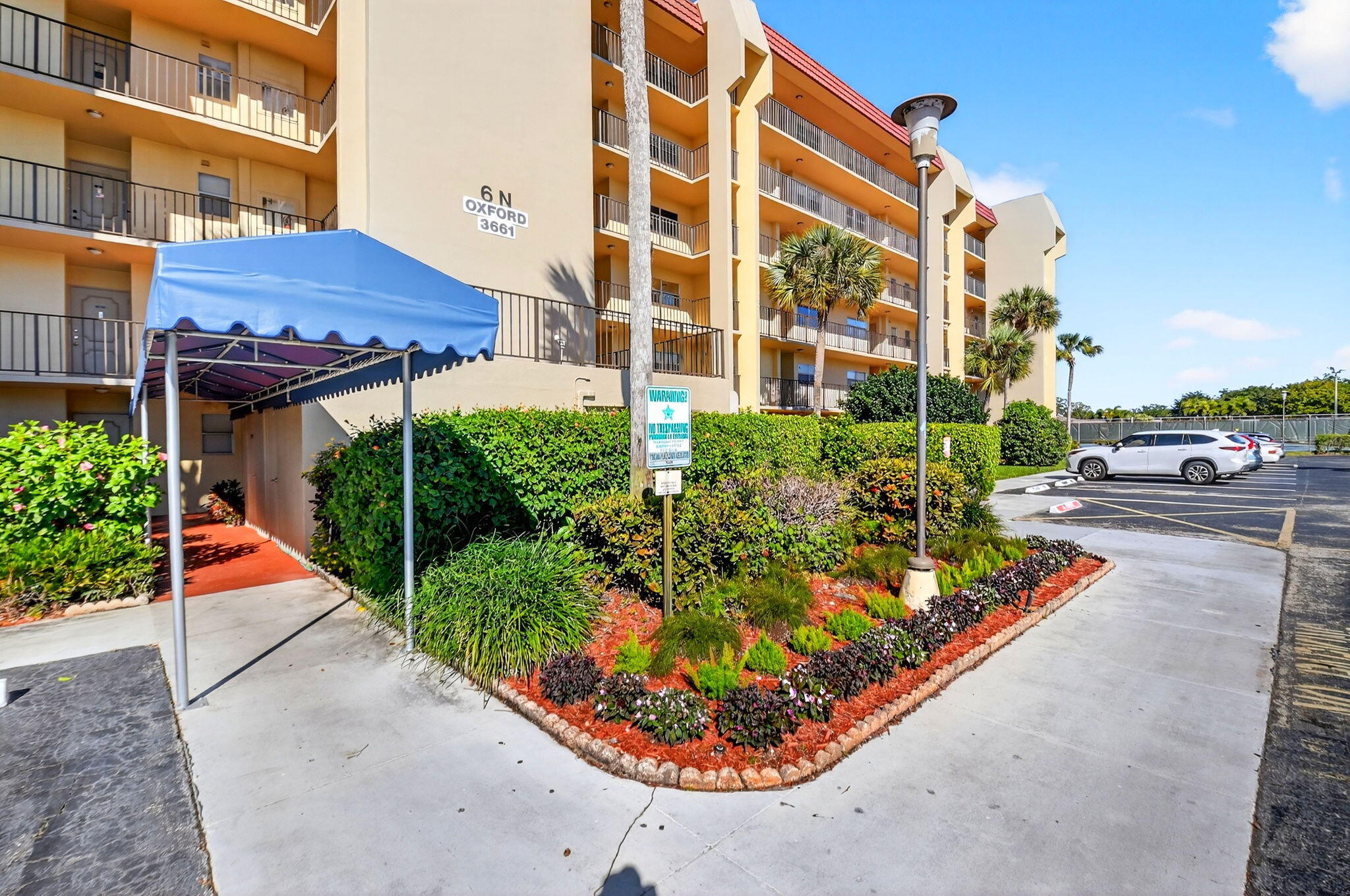 3661 Via Poinciana 410