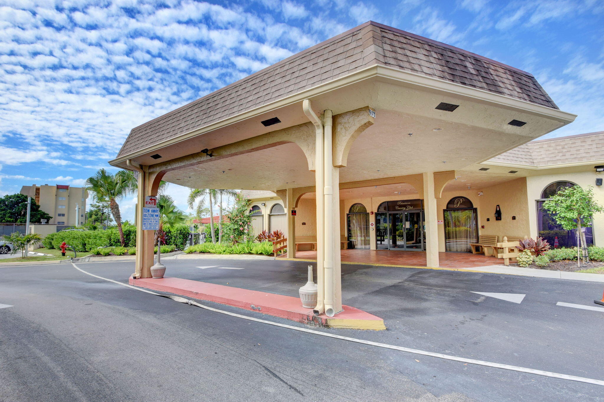 3661 Via Poinciana 410