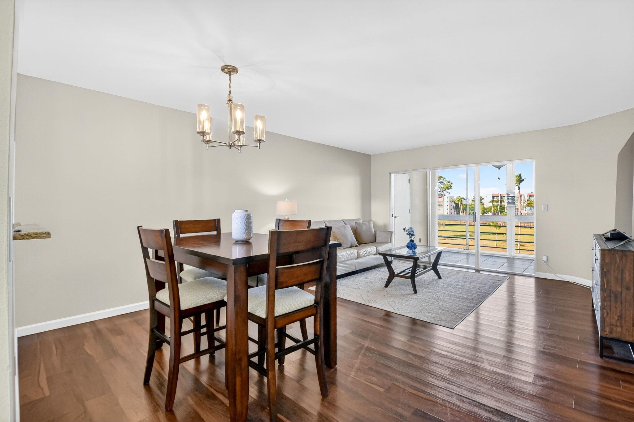 3661 Via Poinciana 410