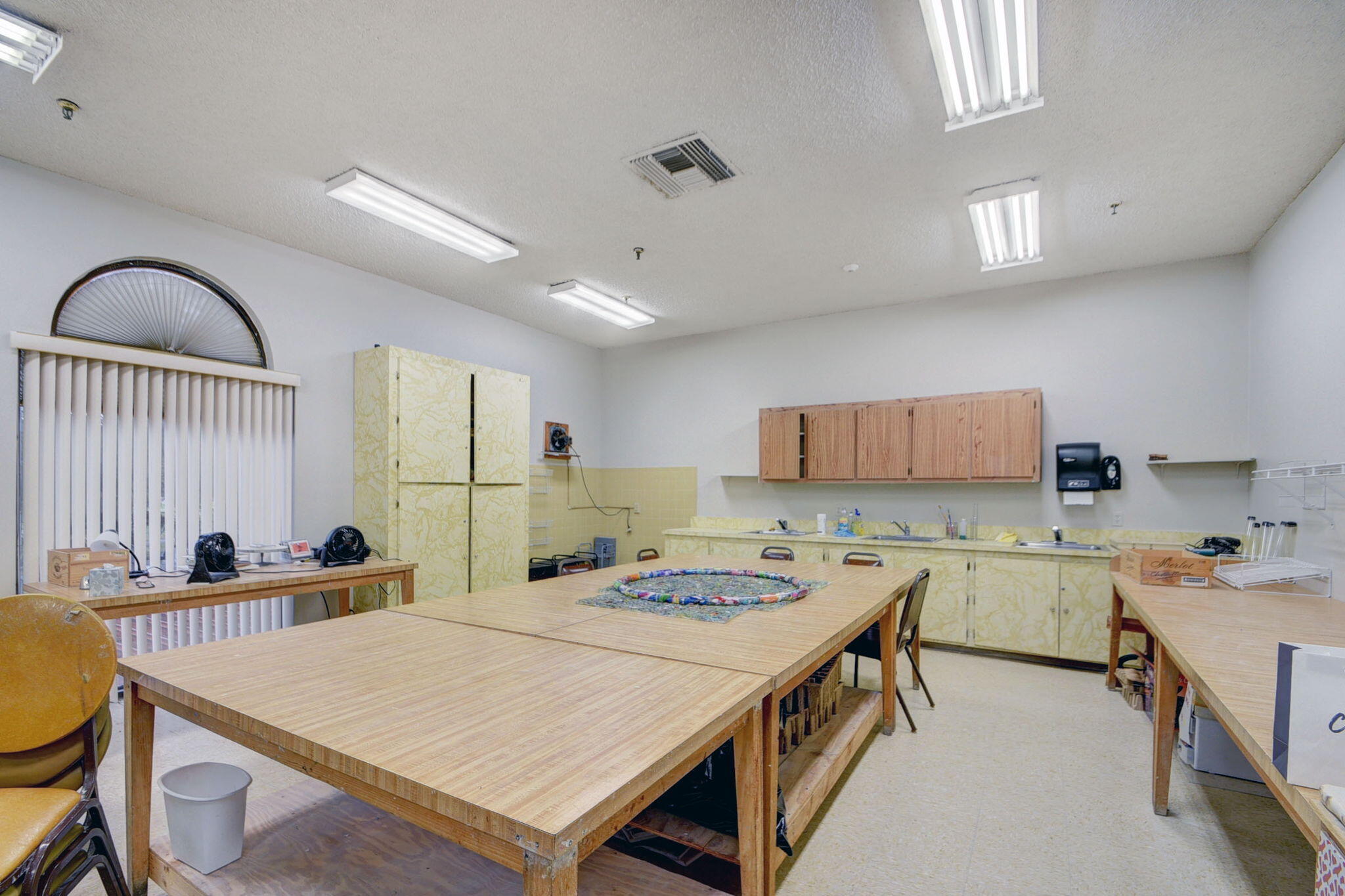 3661 Via Poinciana 410