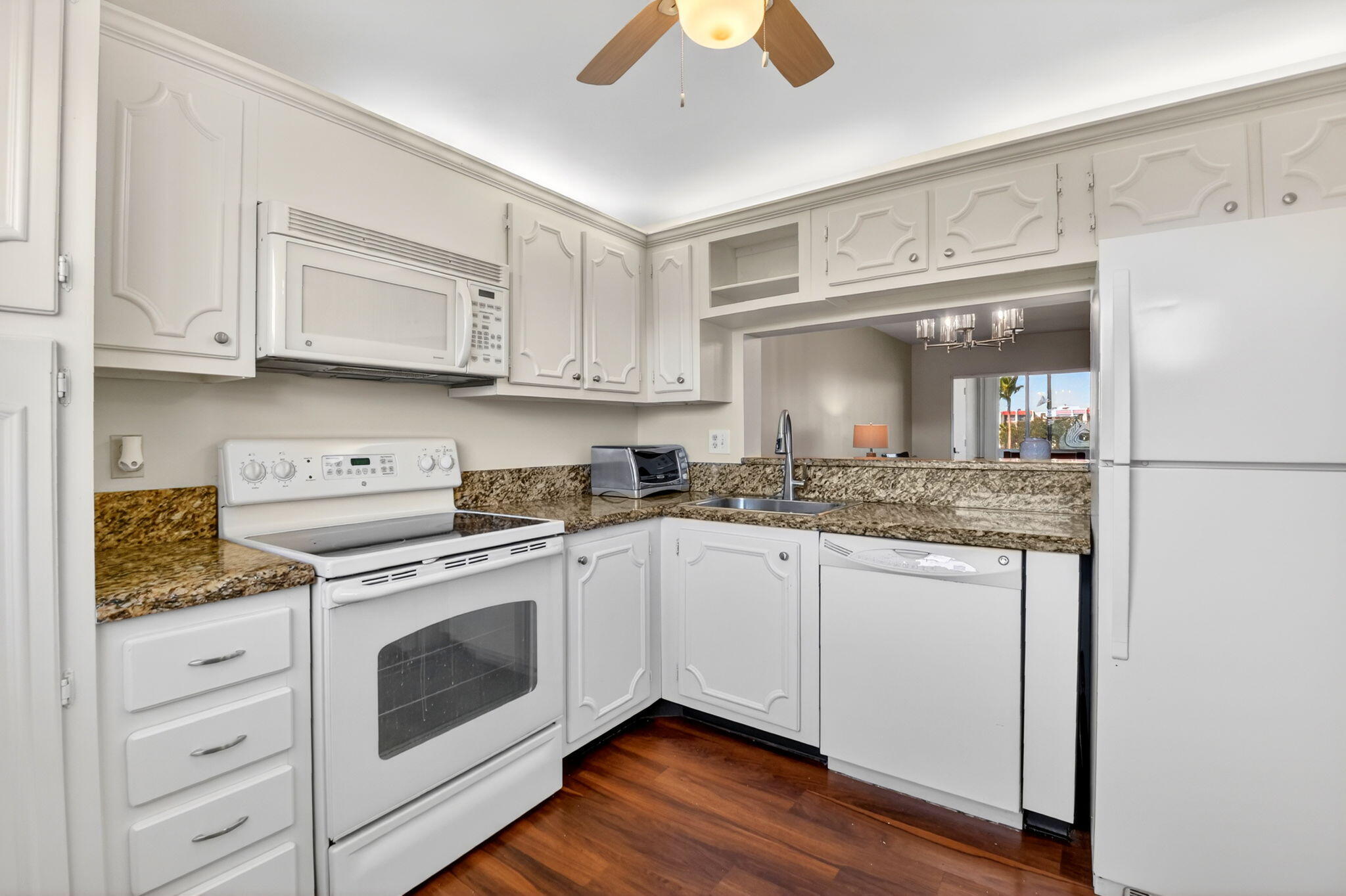 3661 Via Poinciana 410