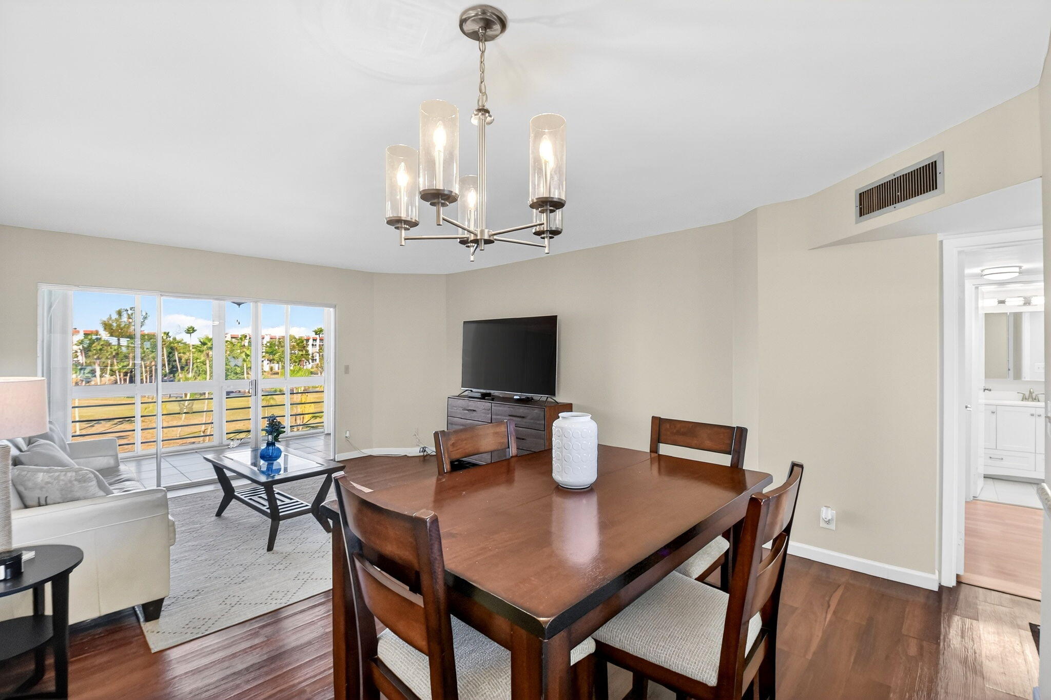 3661 Via Poinciana 410