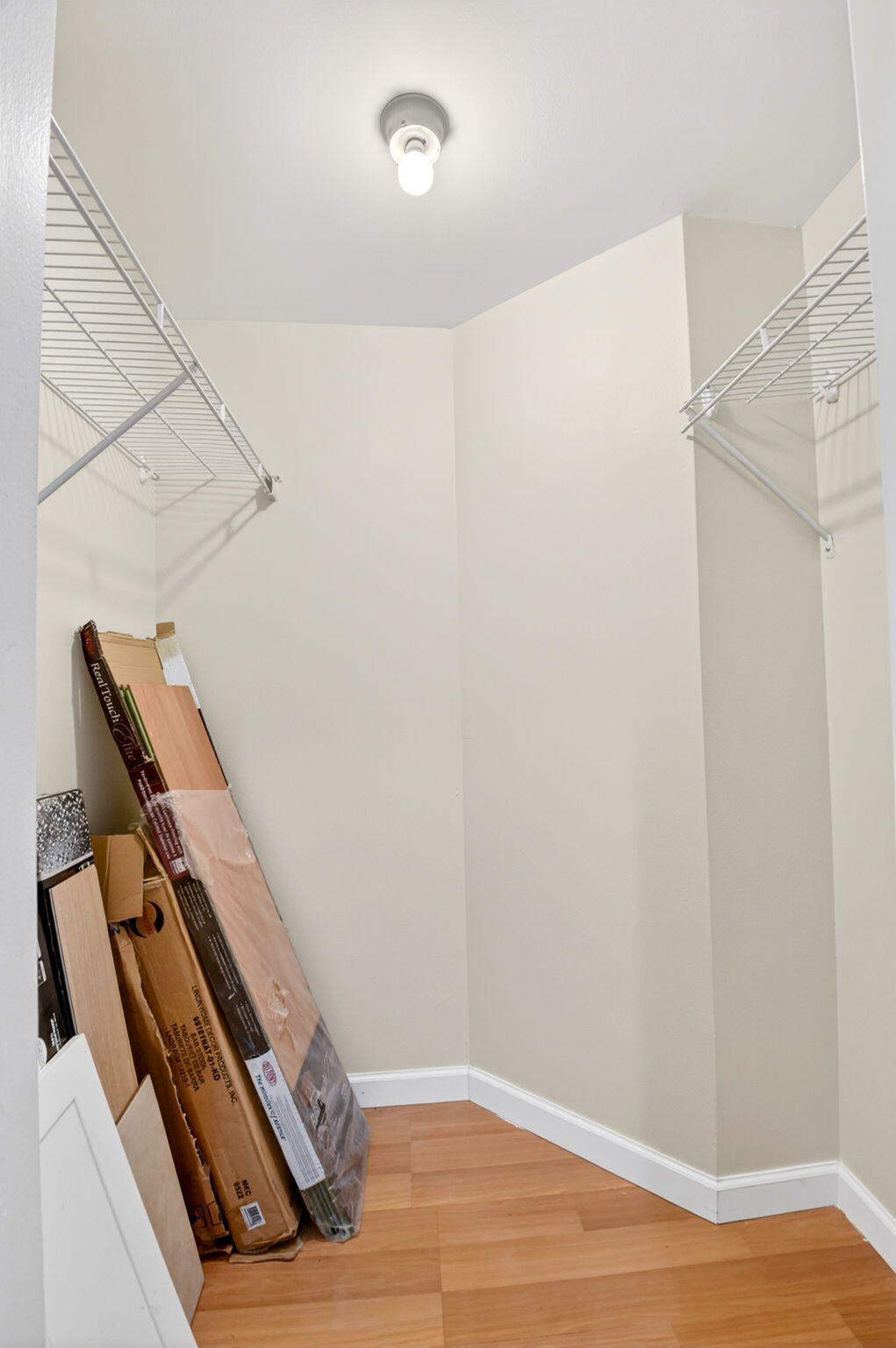 3661 Via Poinciana 410