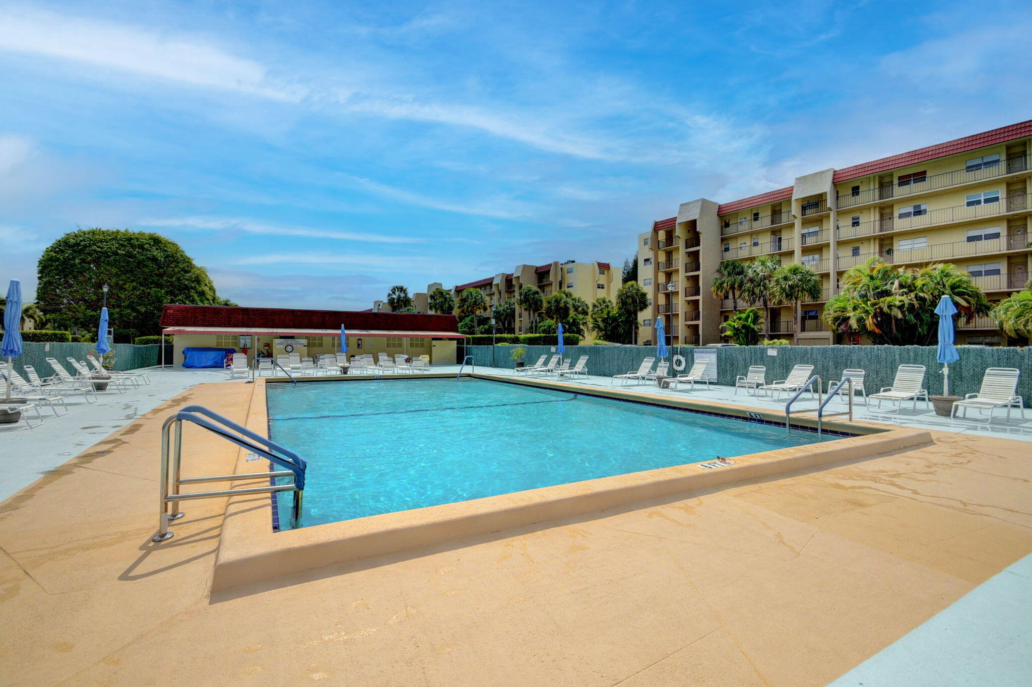 3661 Via Poinciana 410