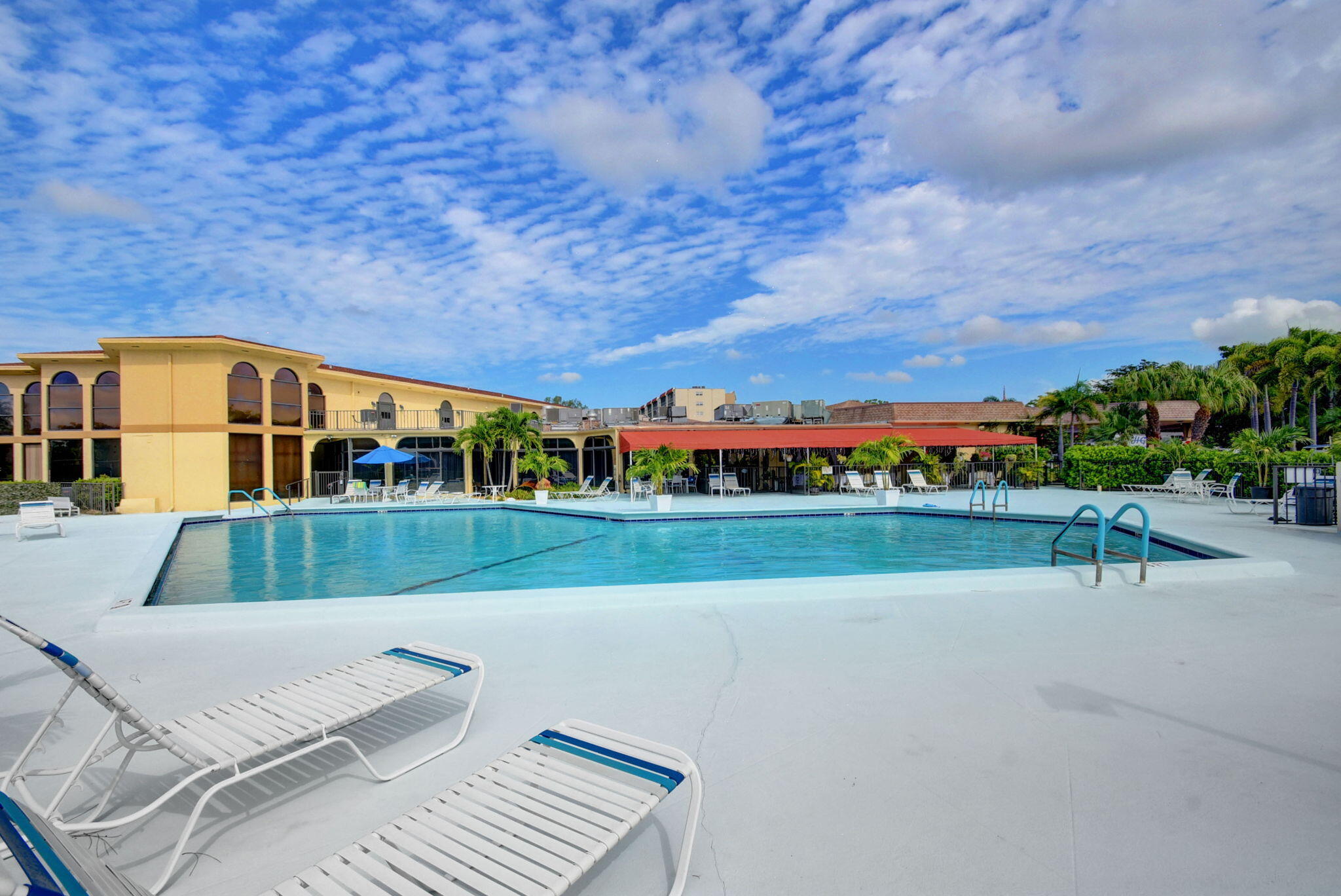3661 Via Poinciana 410