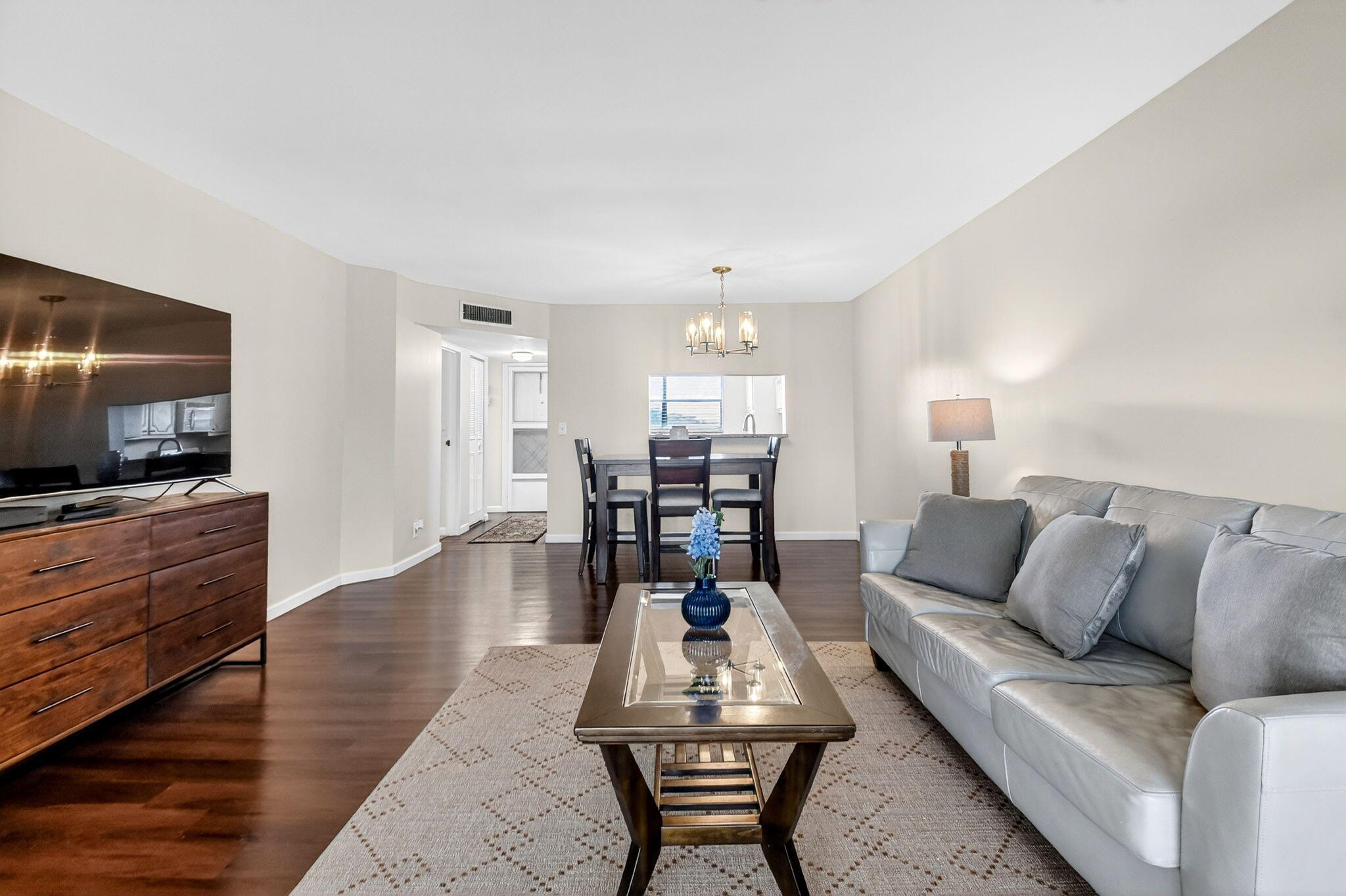 3661 Via Poinciana 410