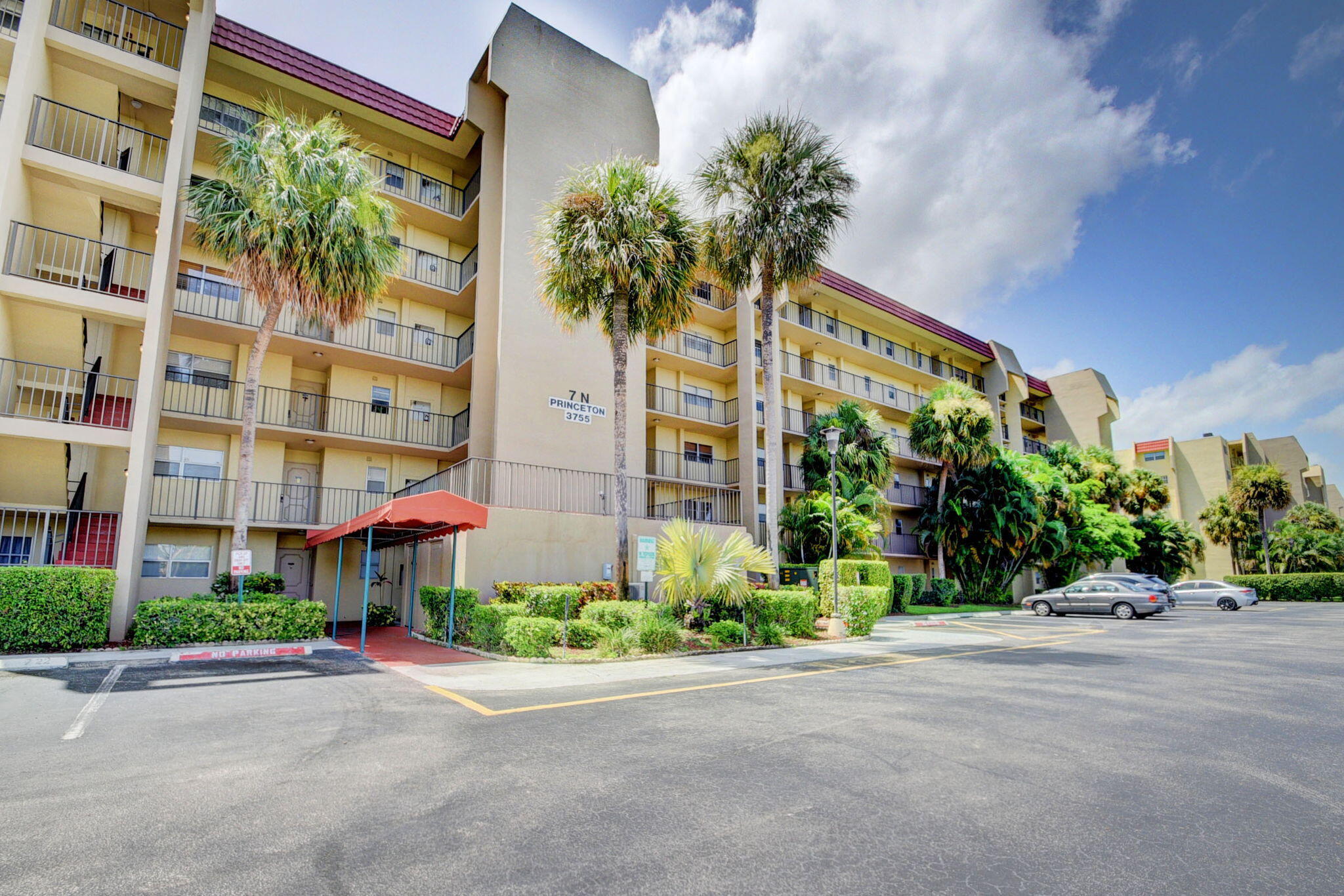 3661 Via Poinciana 410