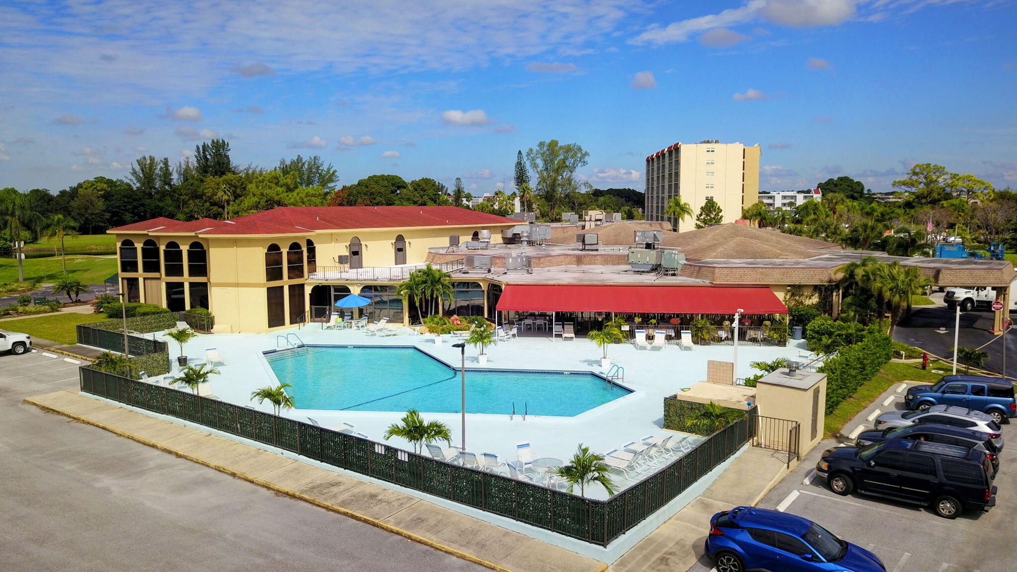 3661 Via Poinciana 410