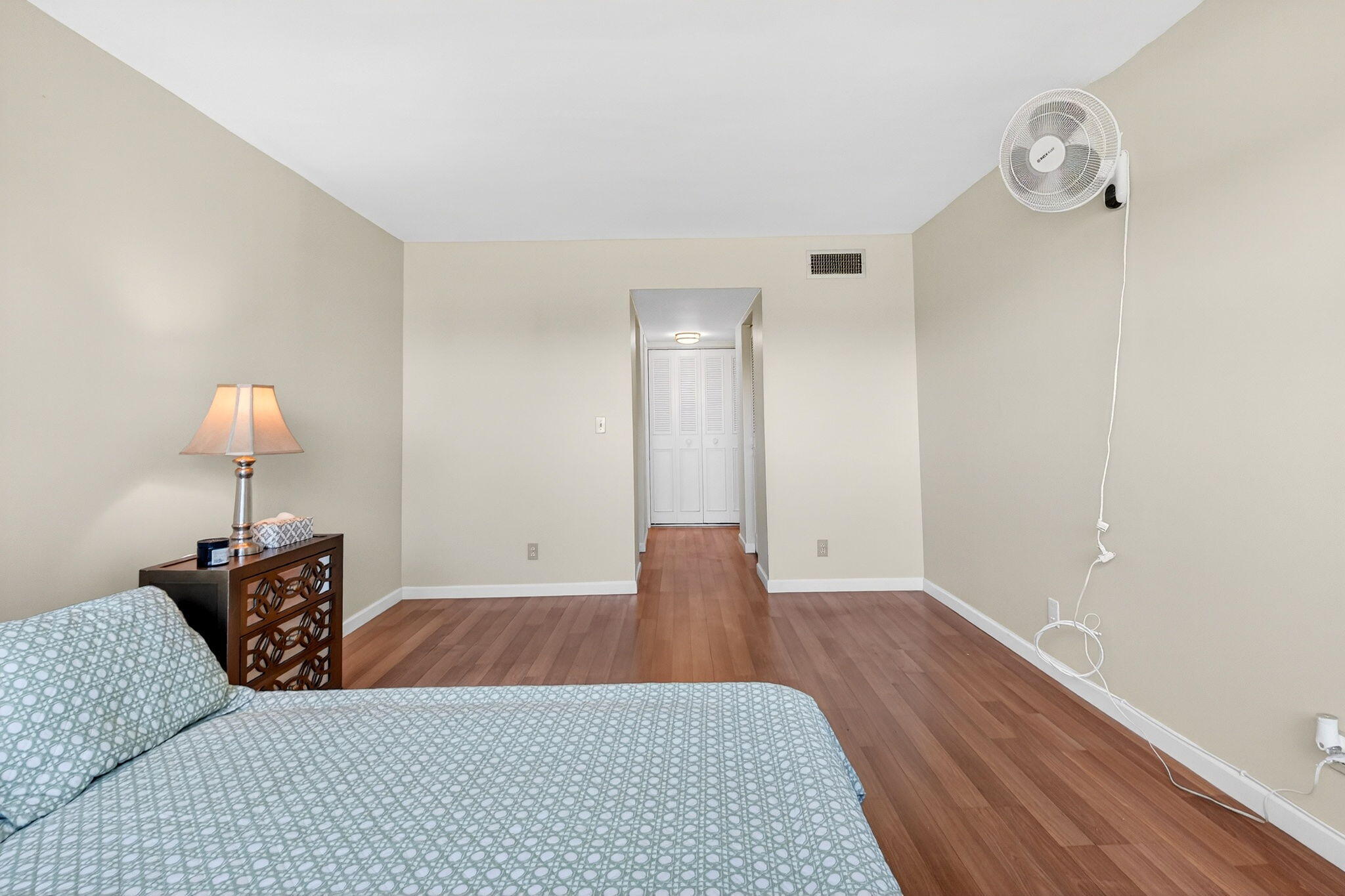 3661 Via Poinciana 410