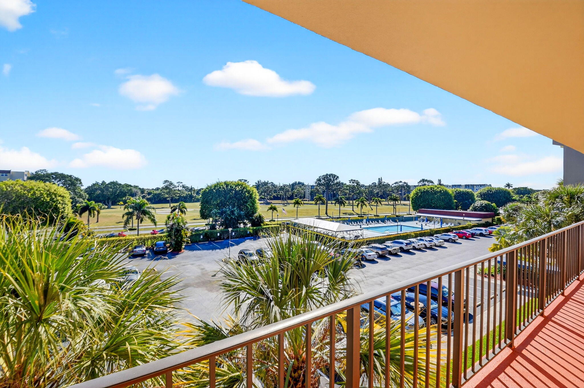 3661 Via Poinciana 410