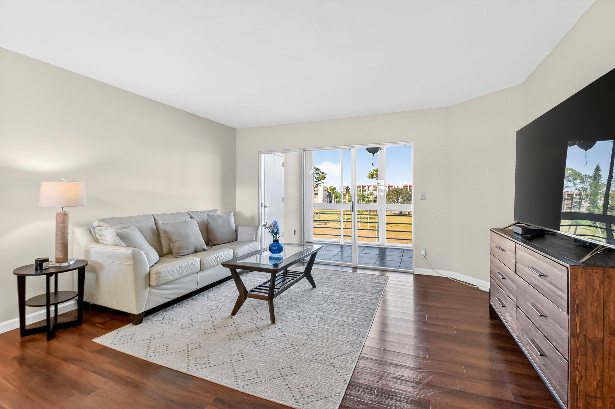 3661 Via Poinciana 410