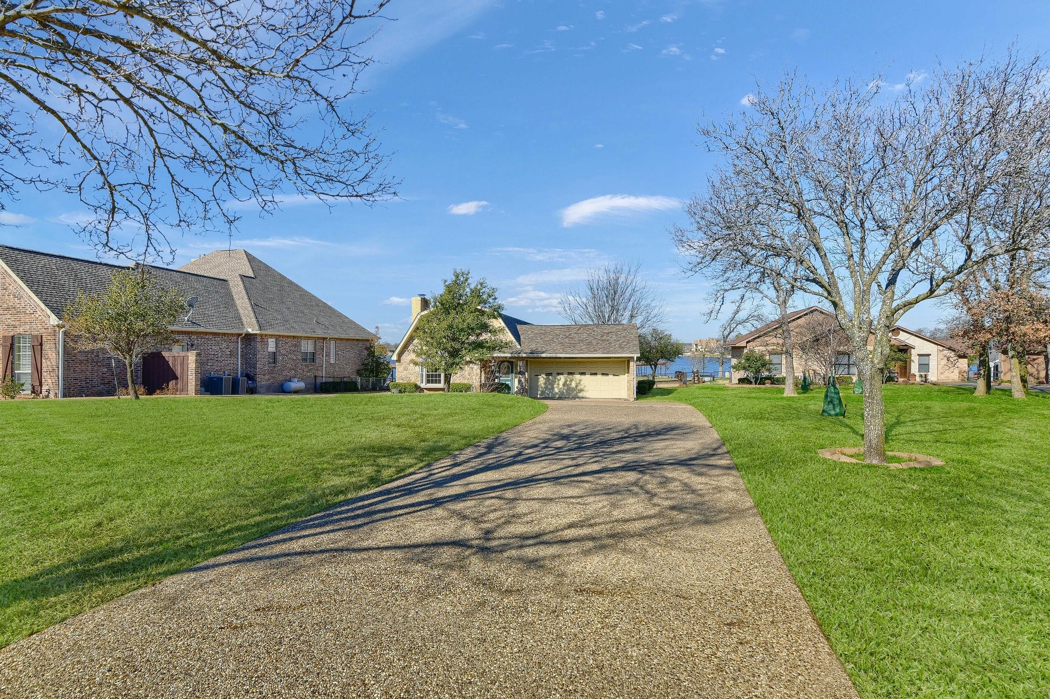 526 Kiowa Drive E