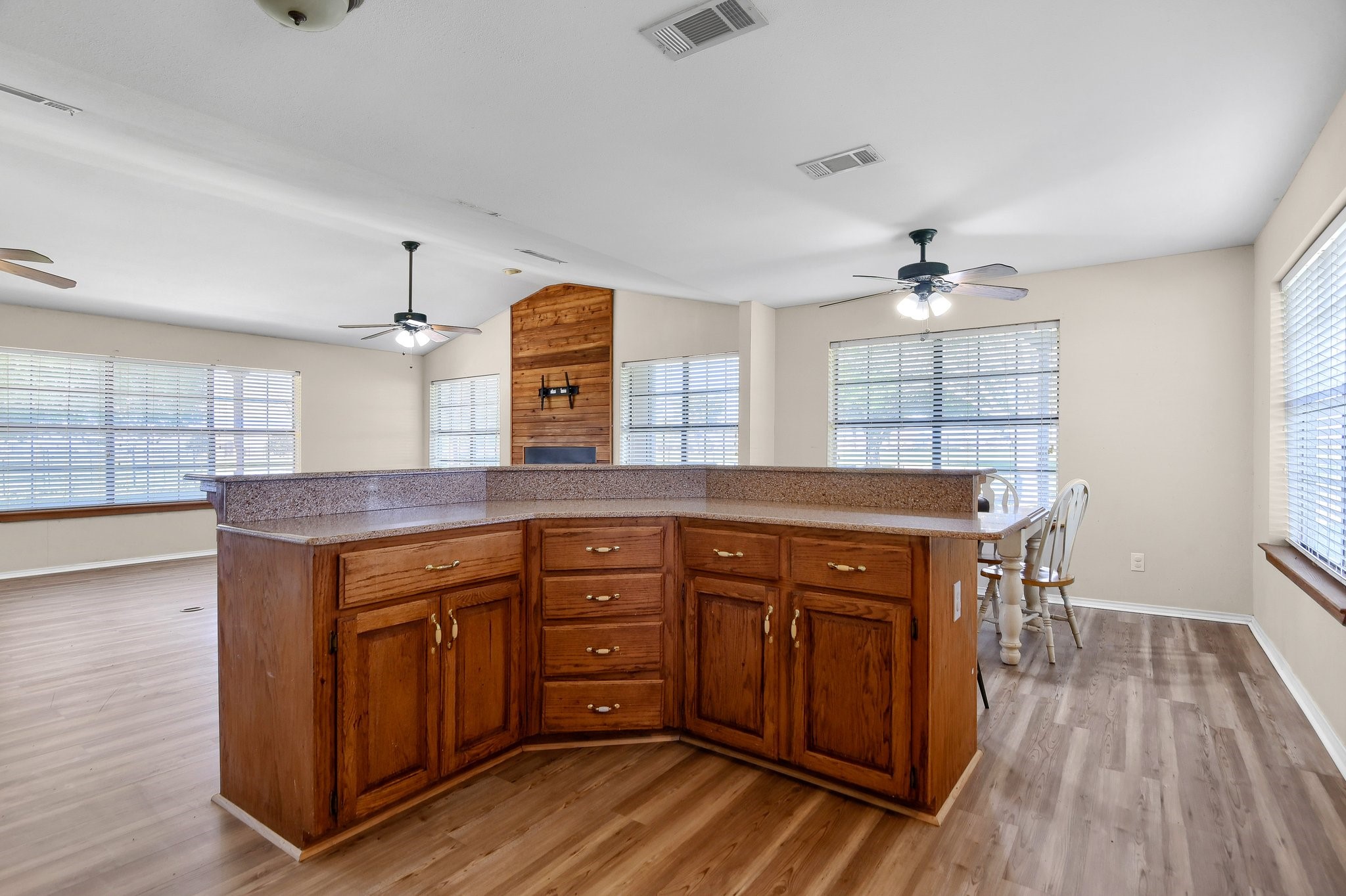1175 Gunter Road