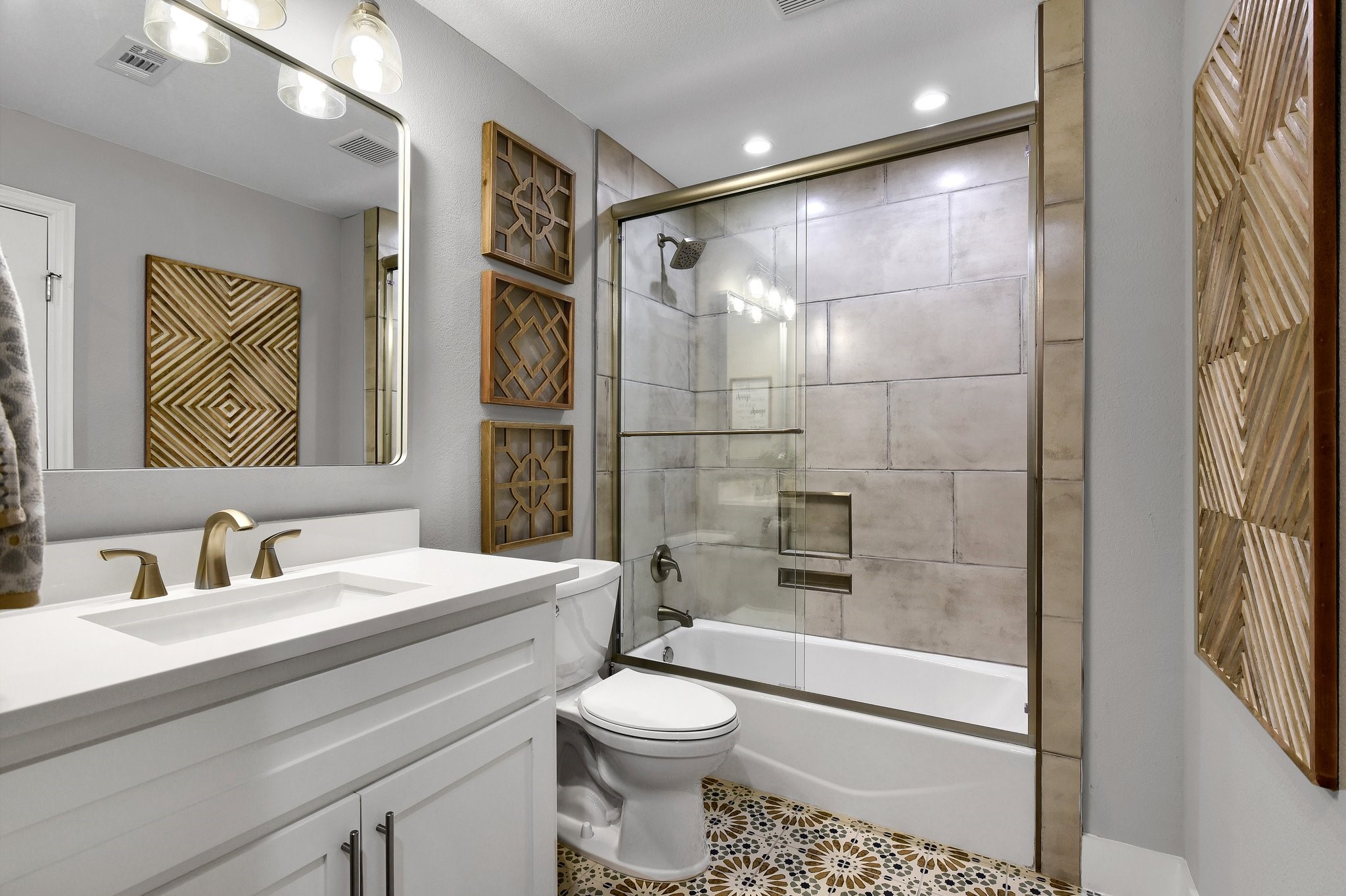 102 Blackfoot Trail