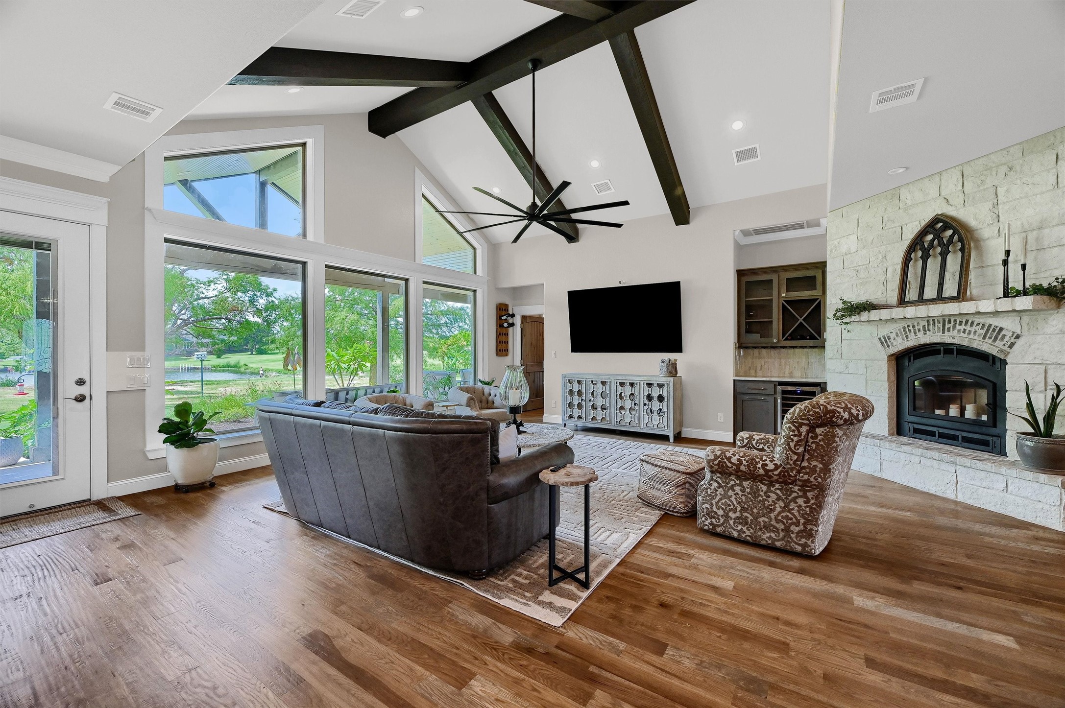 605 Kiowa Drive W
