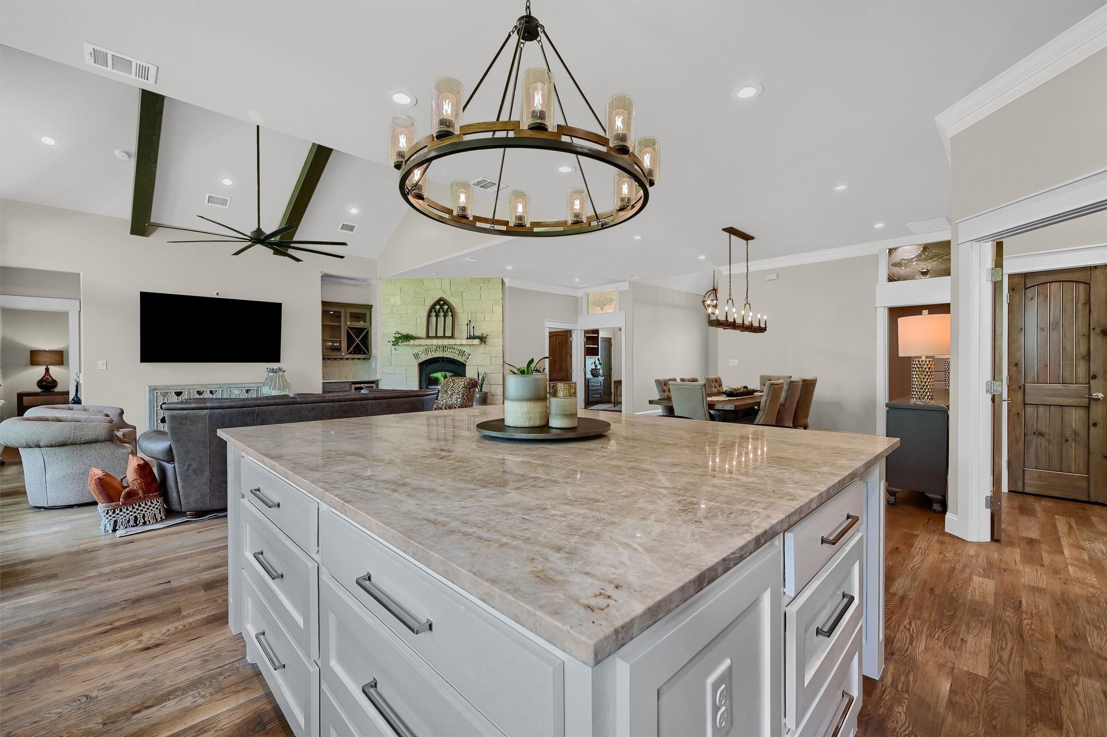 605 Kiowa Drive W
