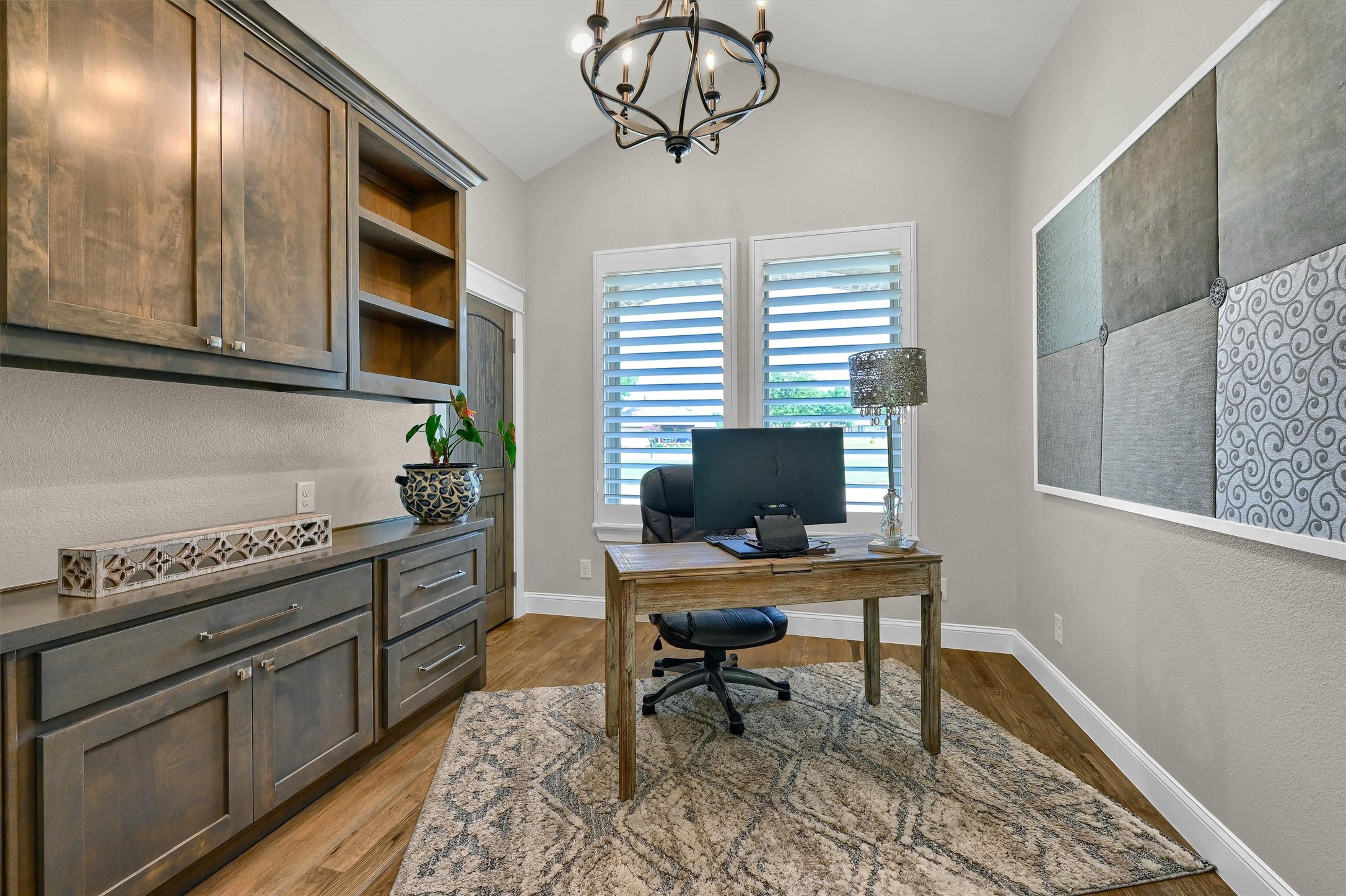 605 Kiowa Drive W
