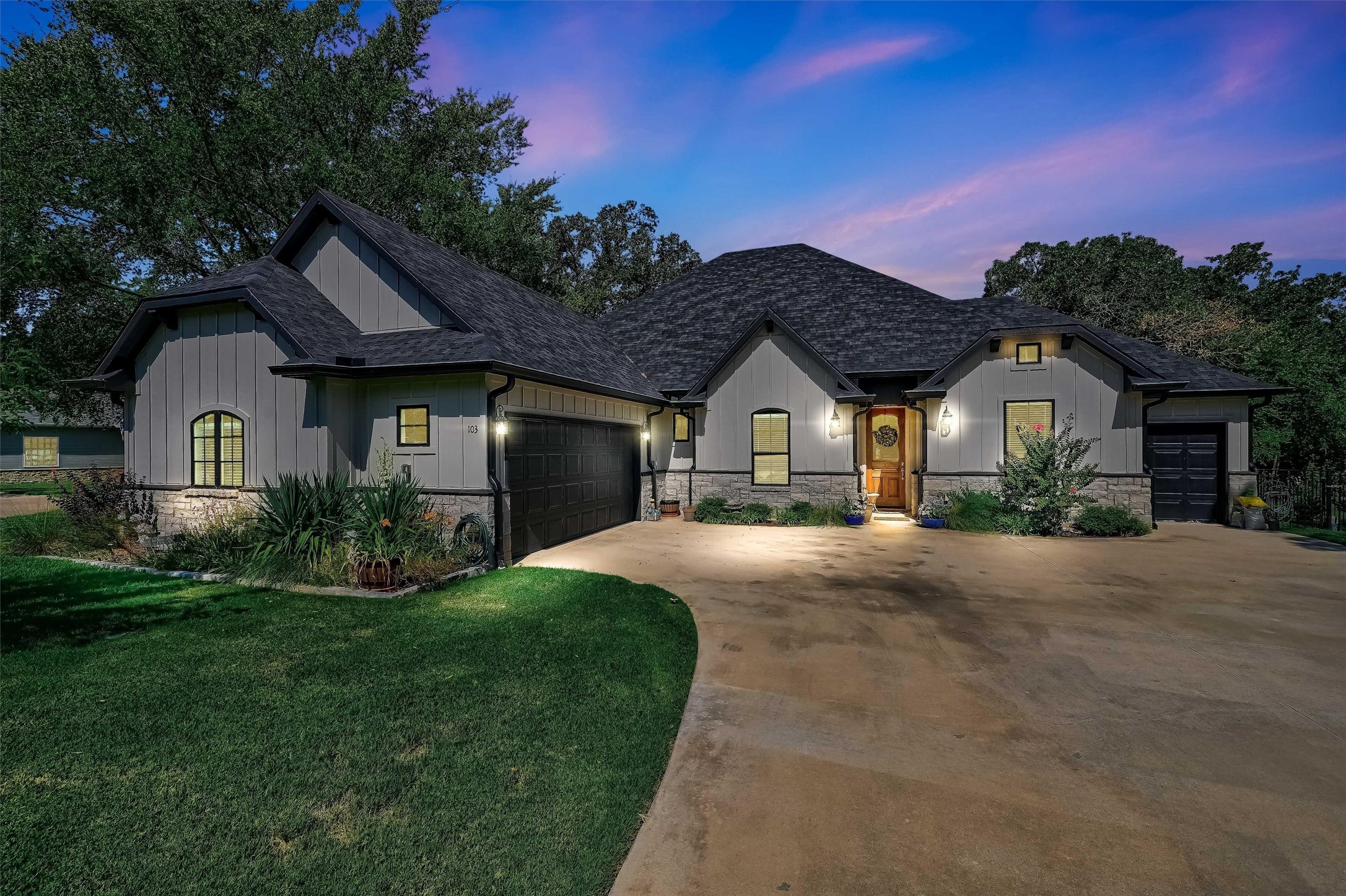 103 Crockett Drive