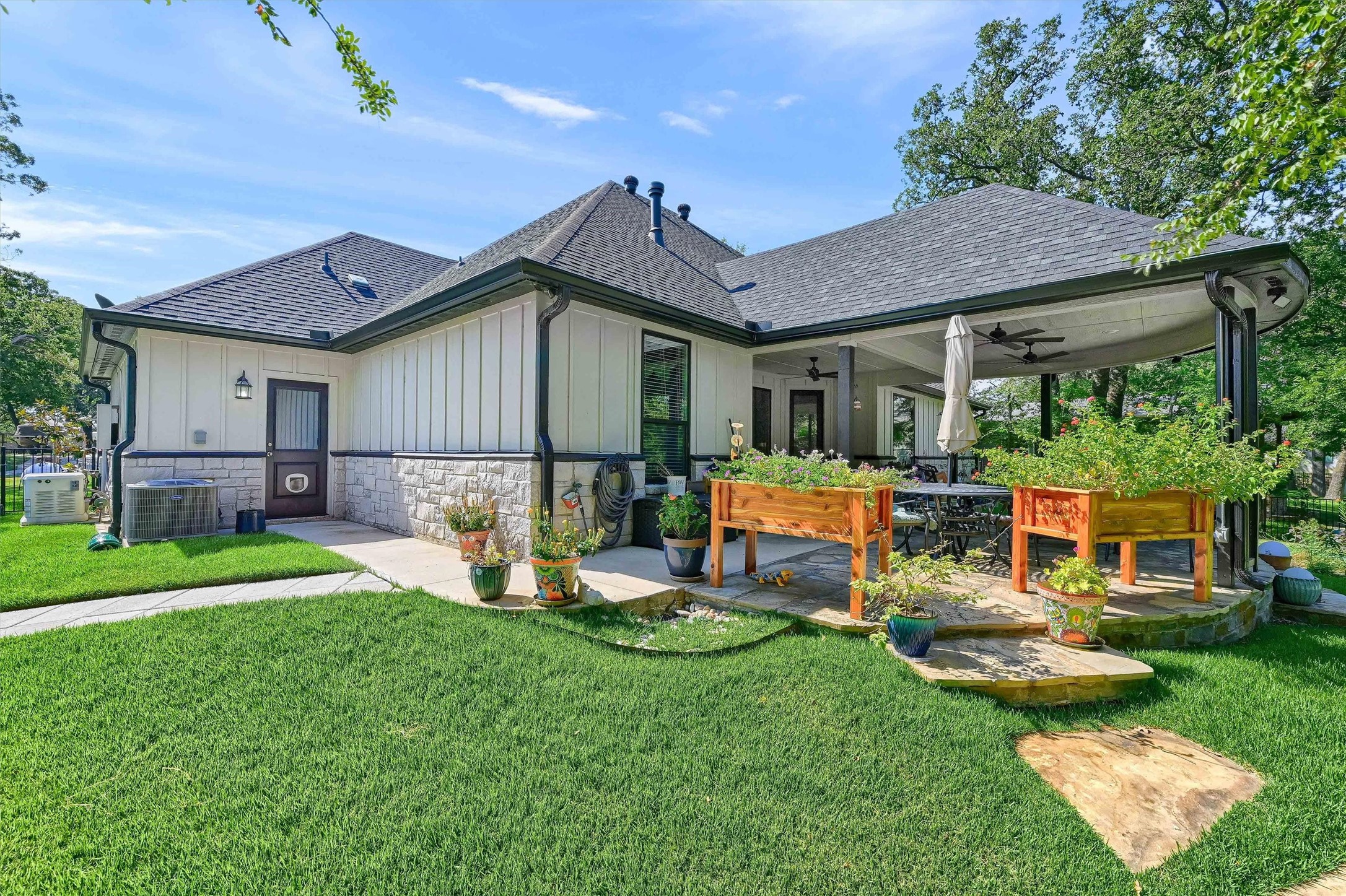 103 Crockett Drive