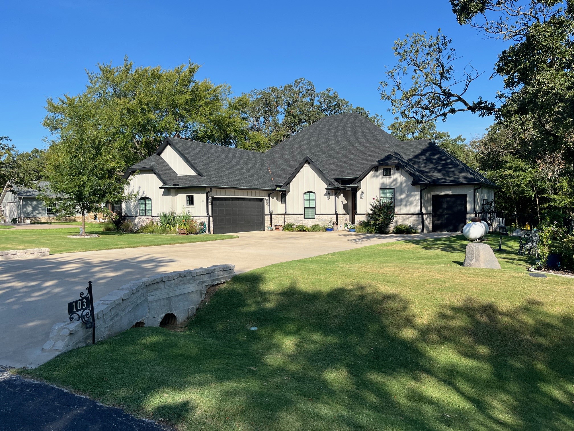 103 Crockett Drive