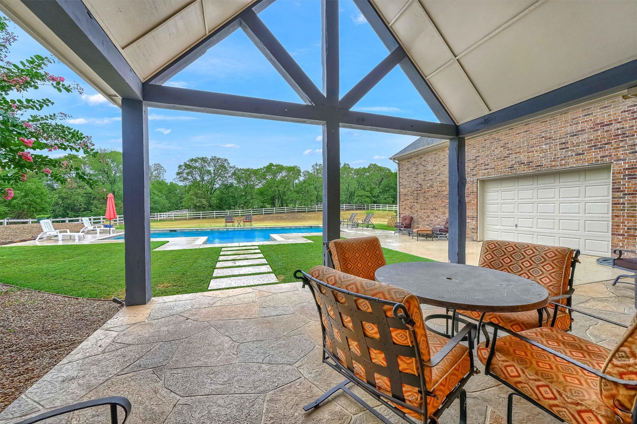 7621 Bruce Road