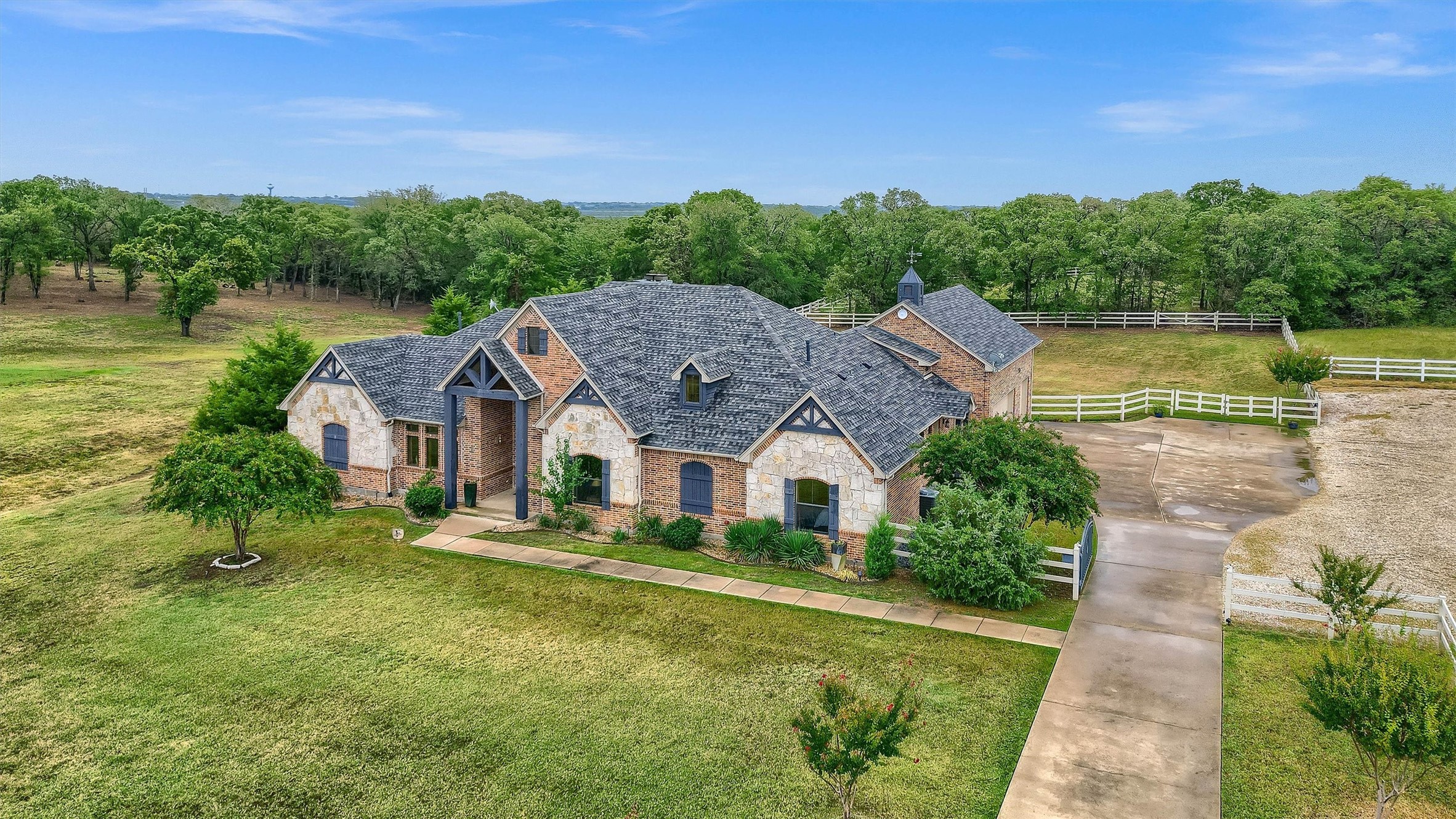7621 Bruce Road