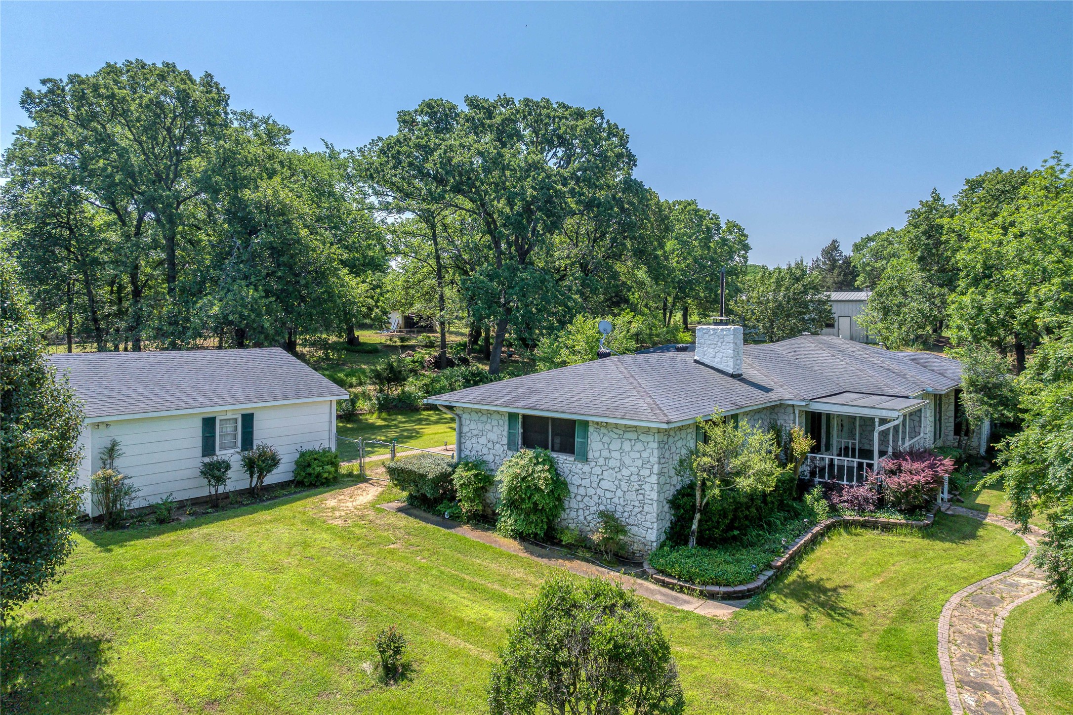 1498 Riley Road