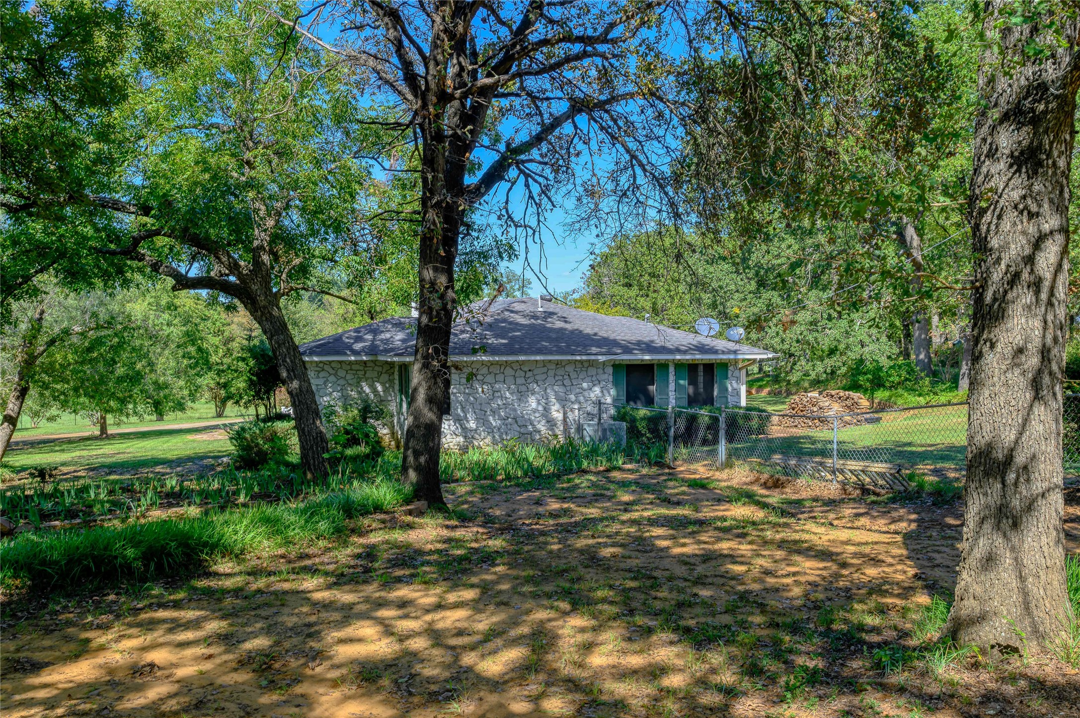 1498 Riley Road