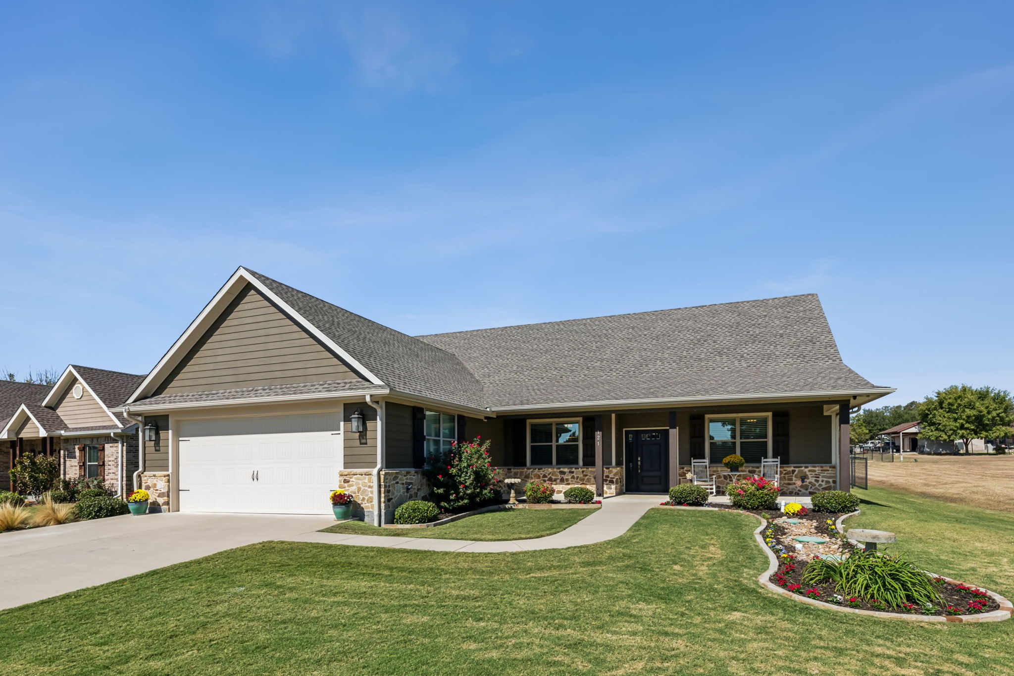 121 Bowie Drive
