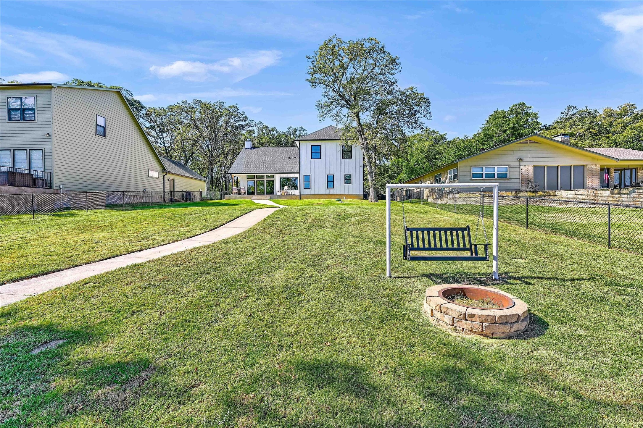 827 Kiowa Drive W
