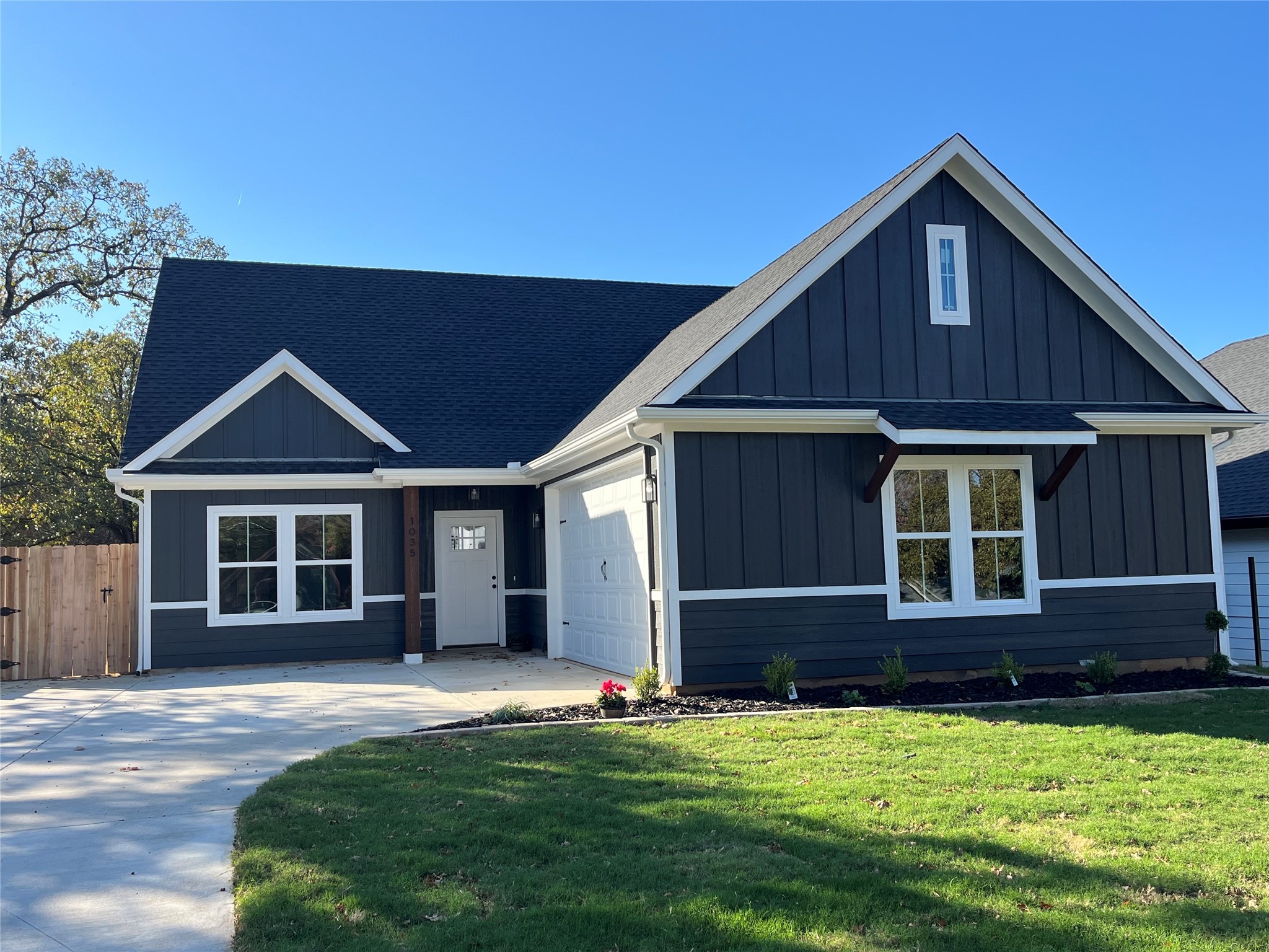 1035 Oak Drive