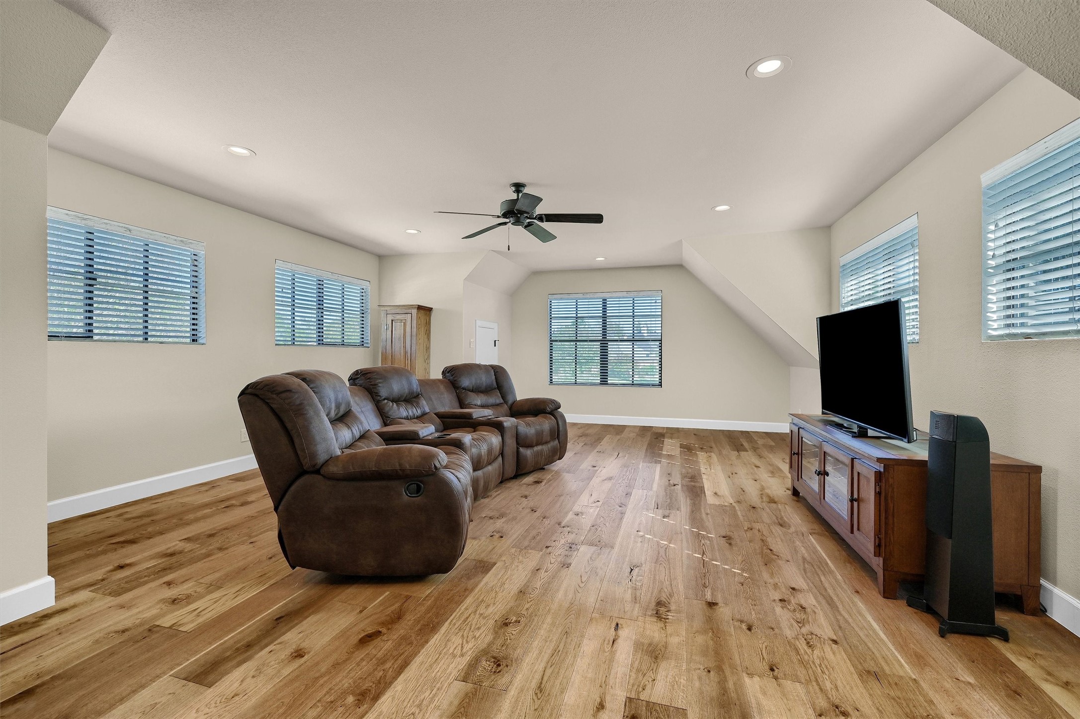 1328 Kiowa Drive E
