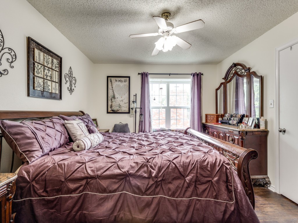 1101 Roaring Springs Road 1