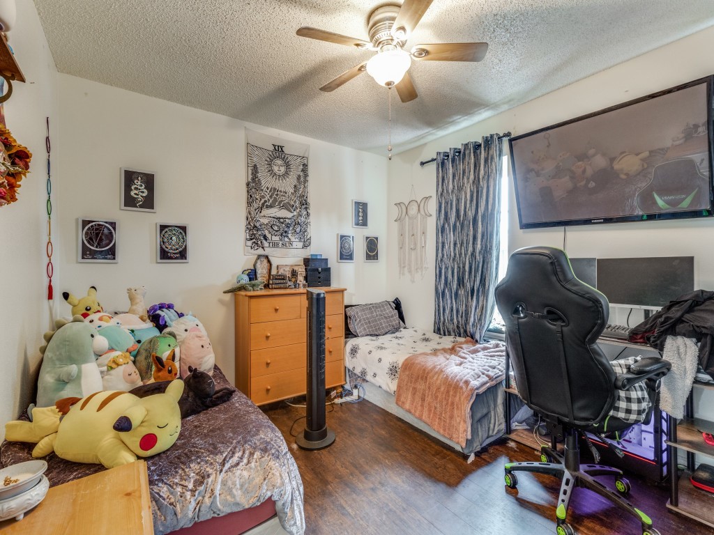 1101 Roaring Springs Road 1