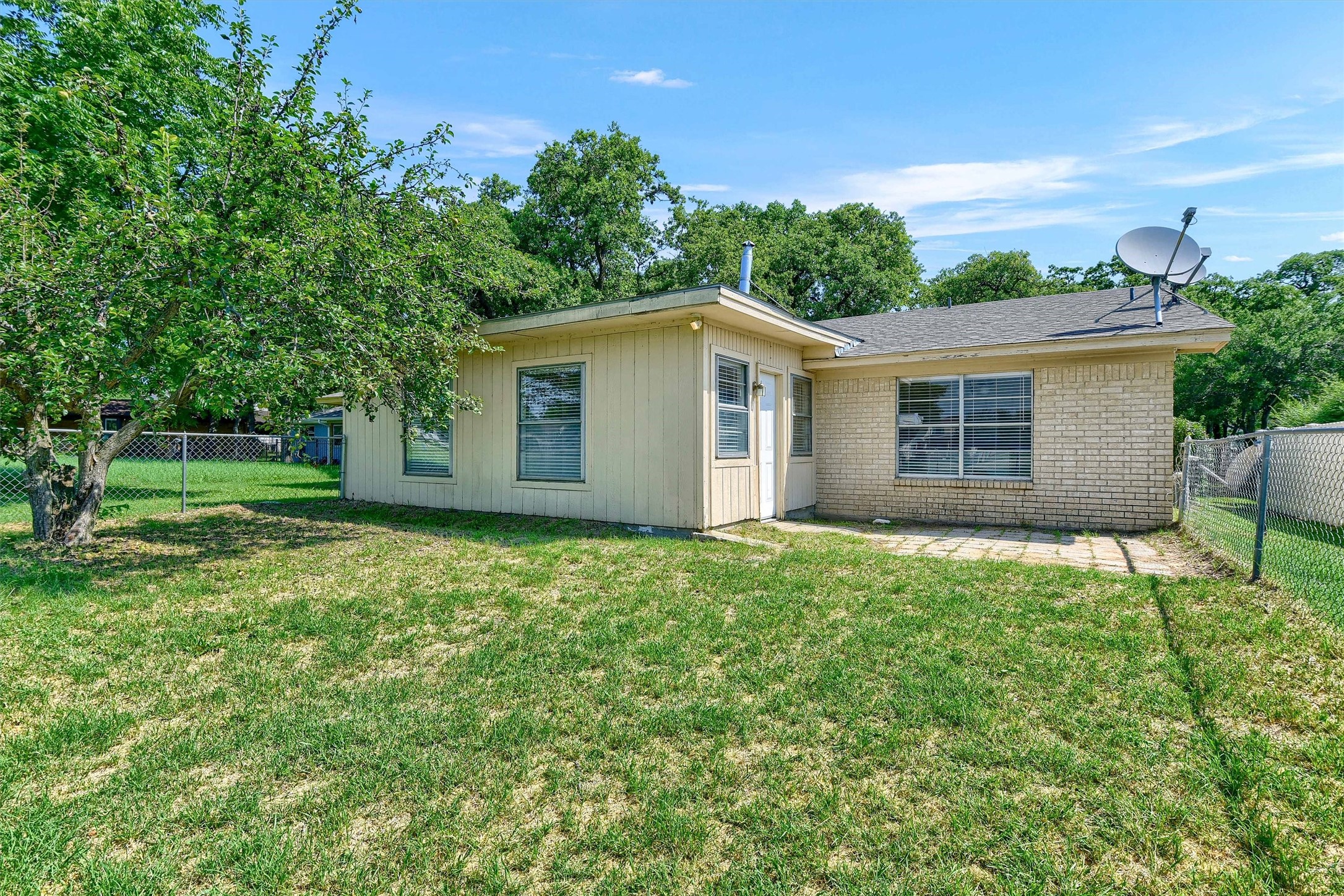 910 Kiowa Drive W