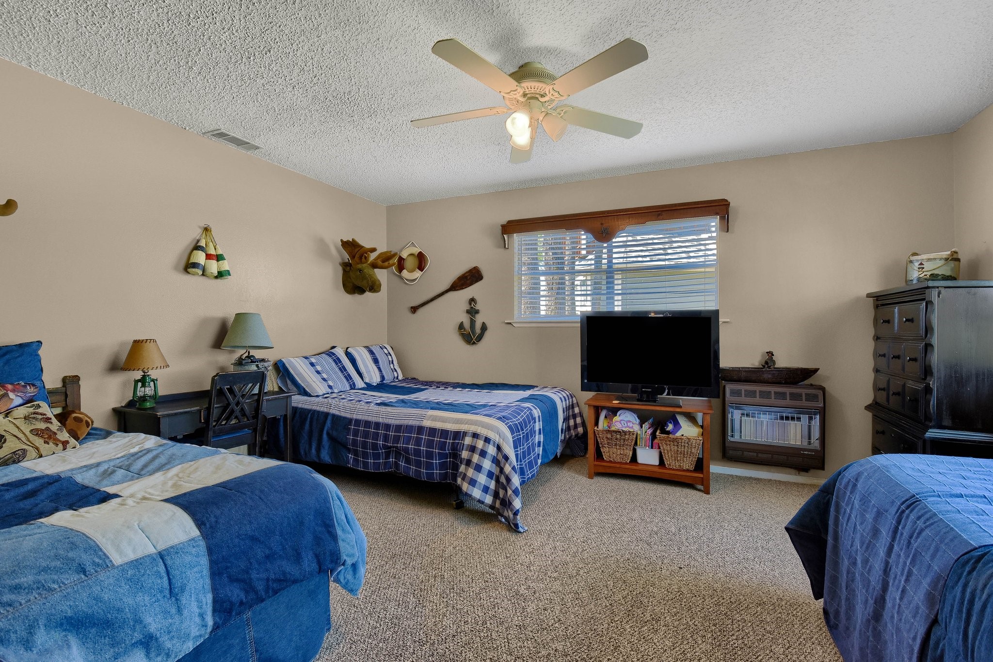 1214 Kiowa Drive E