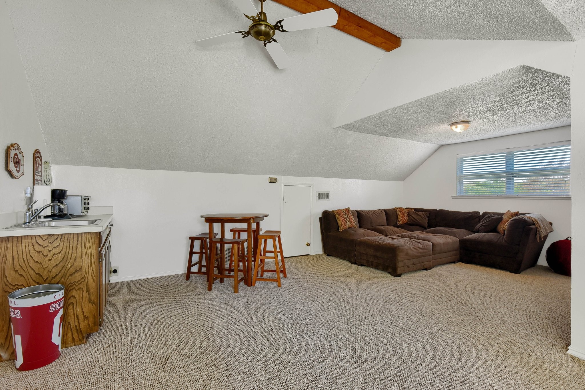 1214 Kiowa Drive E