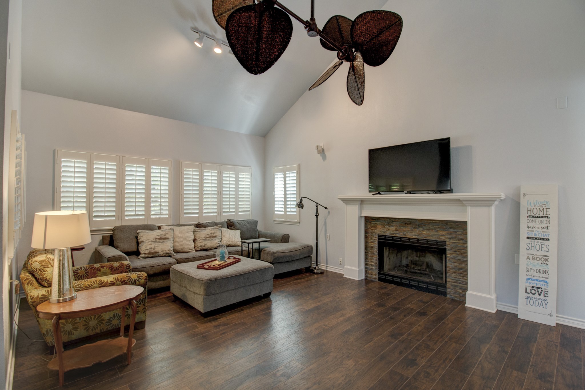108 E Kiowa Drive E