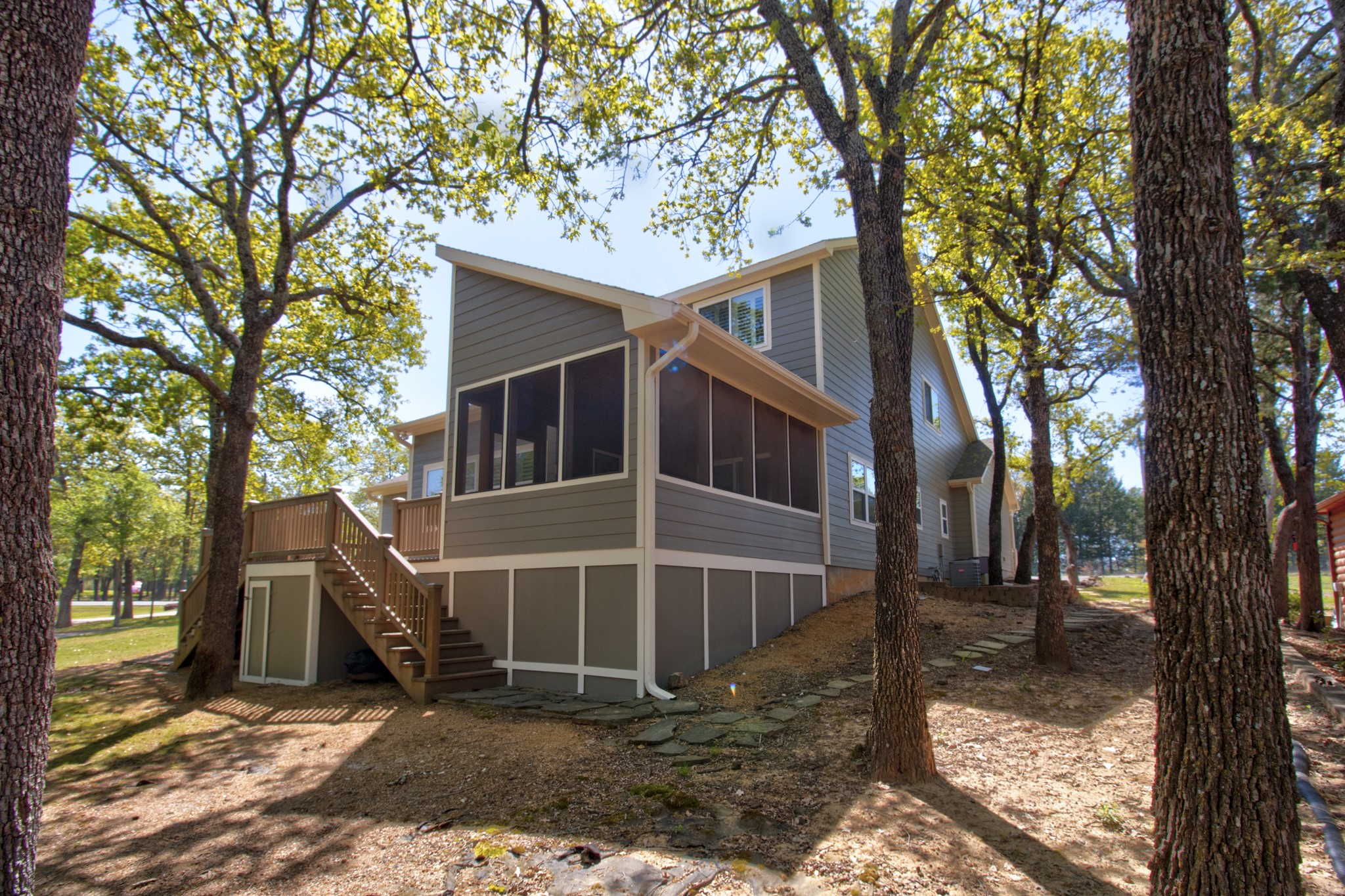 108 E Kiowa Drive E