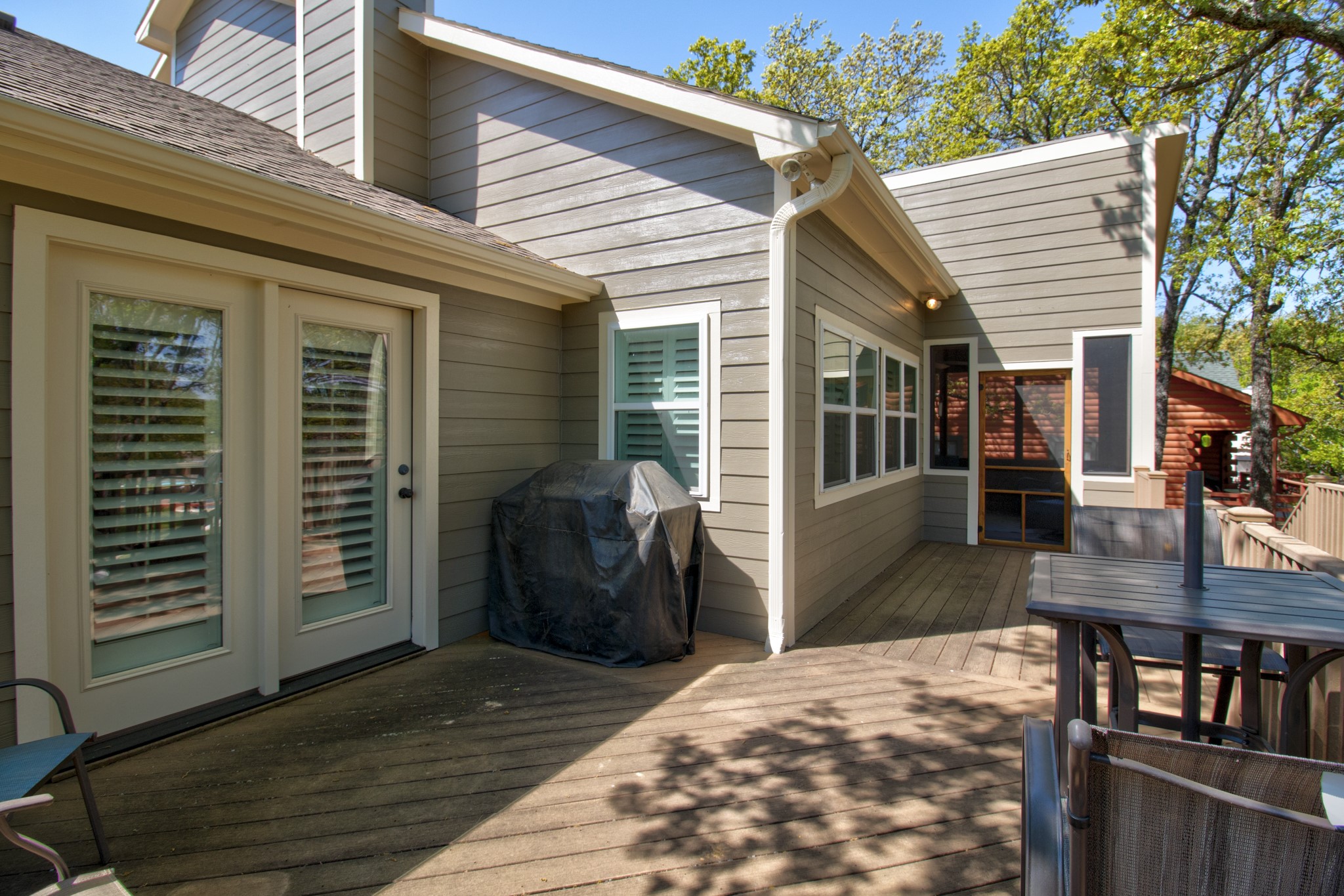 108 E Kiowa Drive E