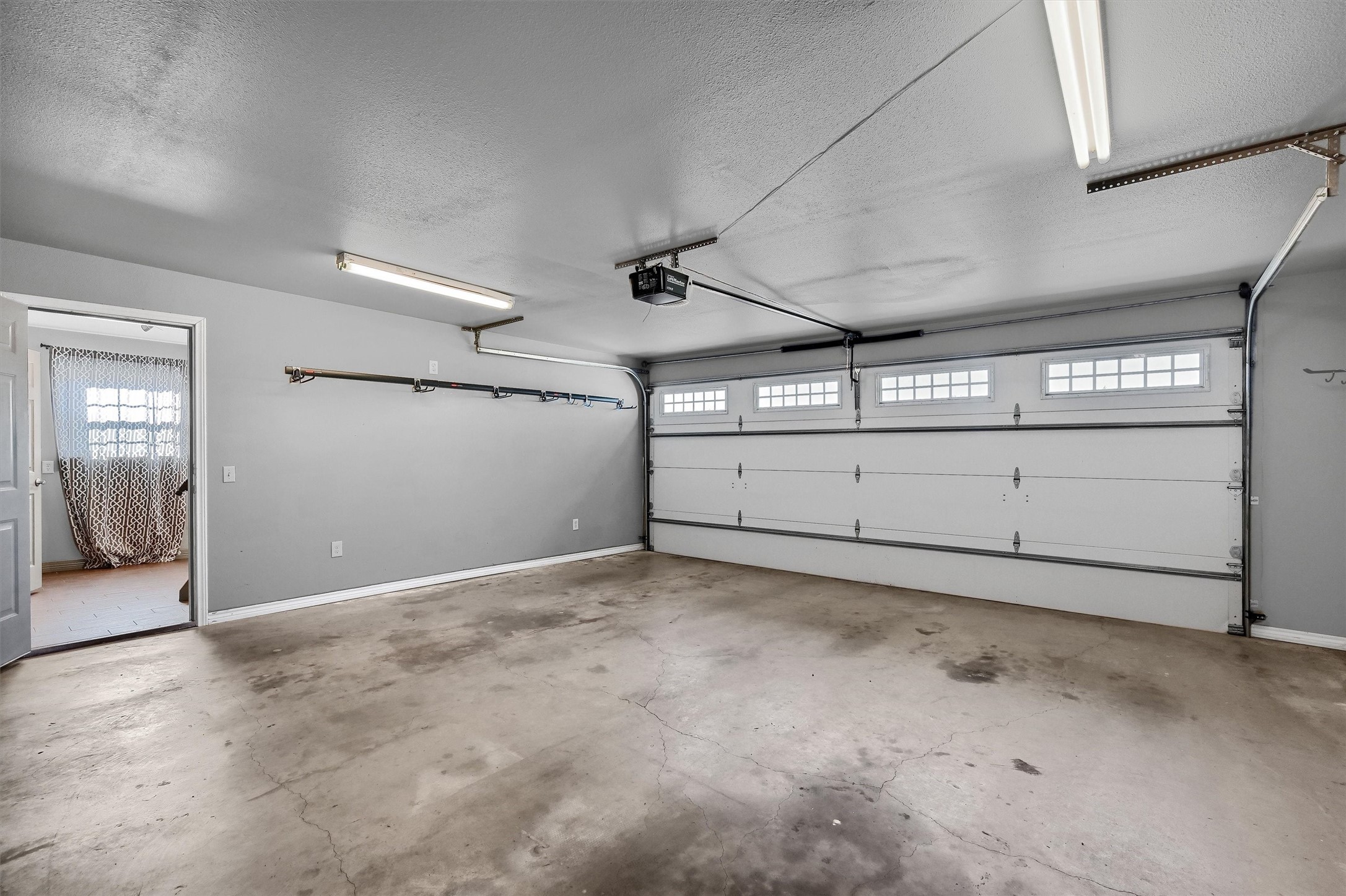 123 Pontiac Drive