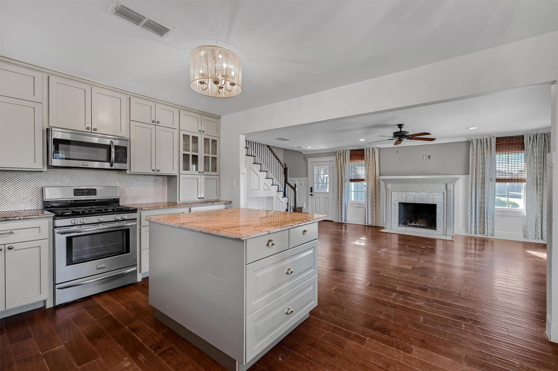 123 Pontiac Drive