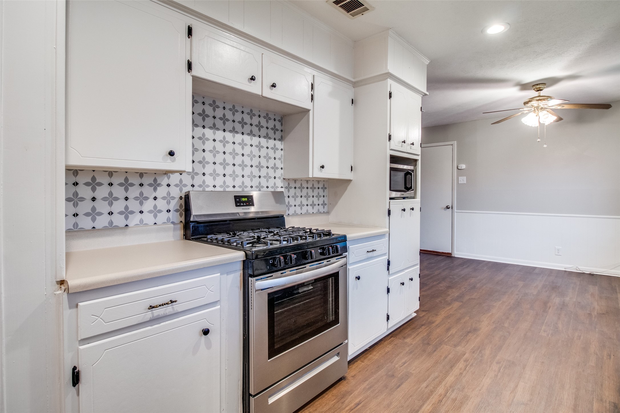 906 Starlight Drive